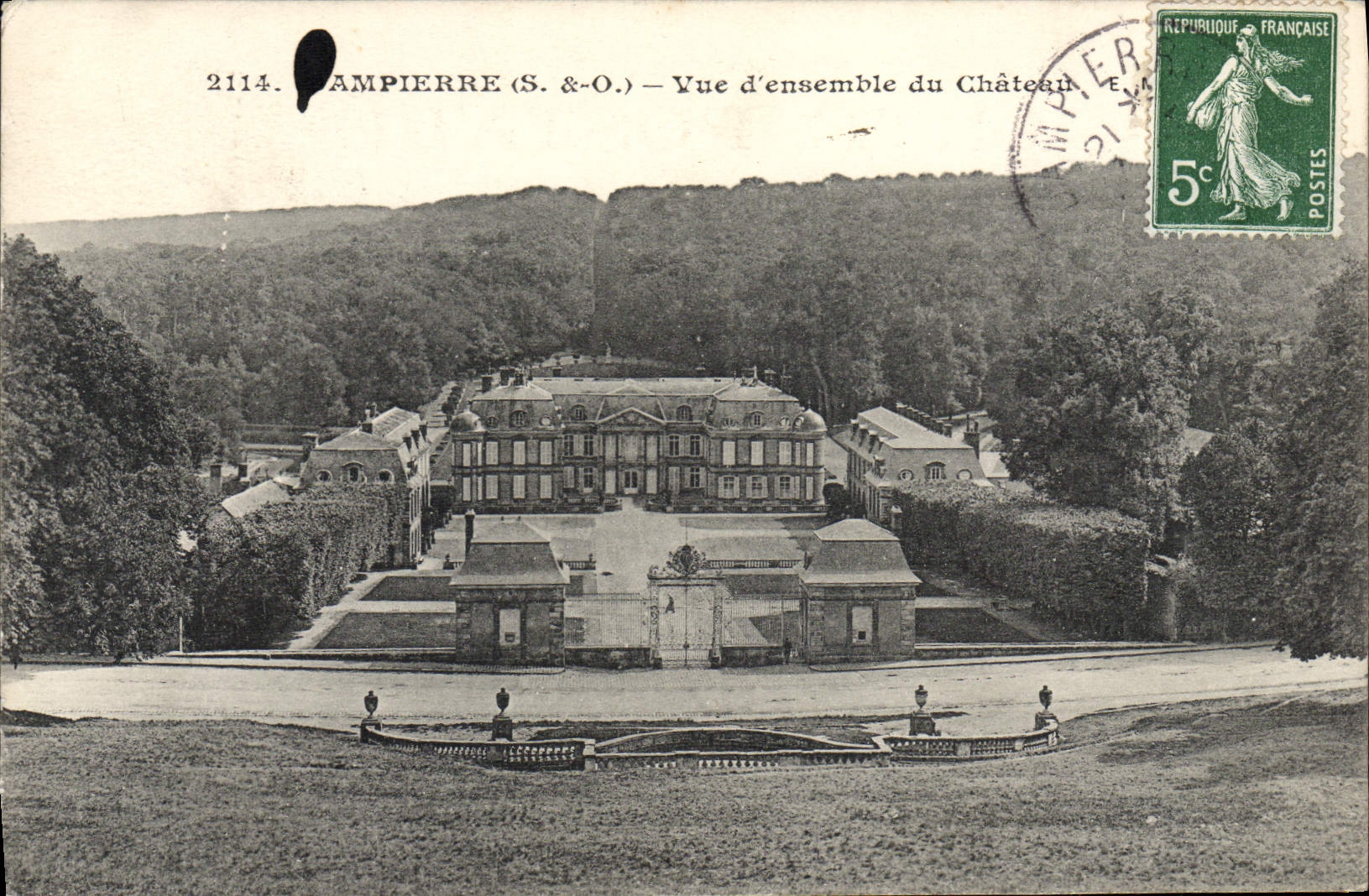 CPA Dampierre Vue d'ensemble du Chateau