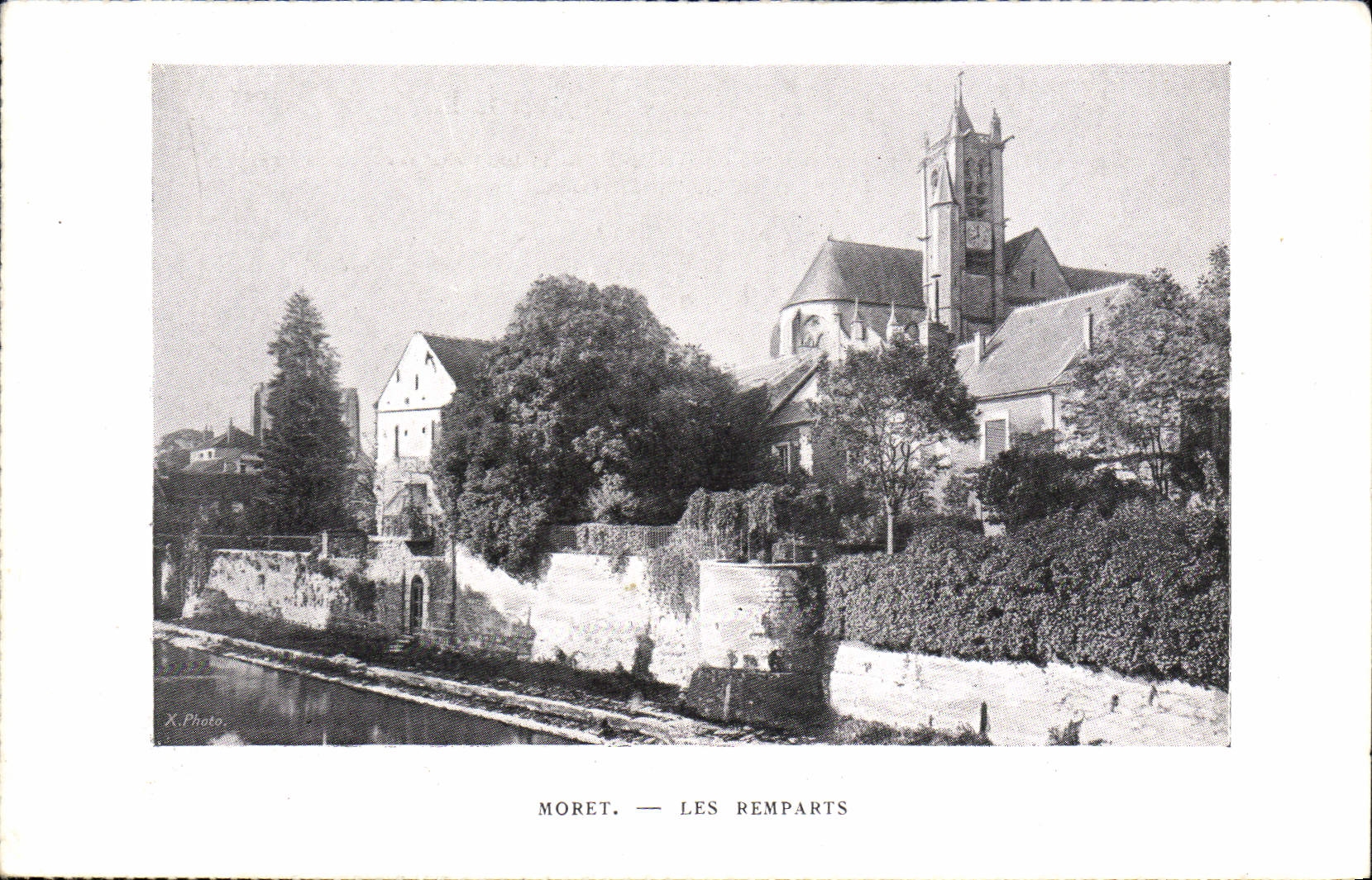 VINTAGE POSTCARD Moret Walls