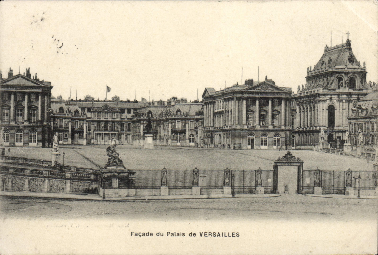 CPA Versailles Facade du Palais