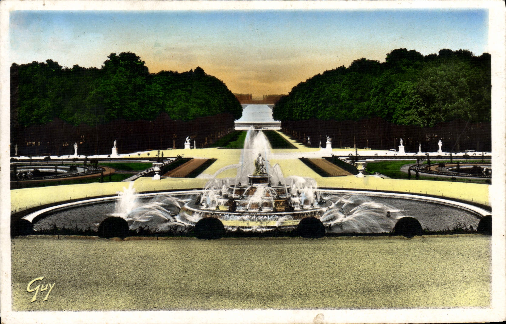 POSTAL Versalles de la VENDIMIA el lavabo de Latone y de la alfombra verde