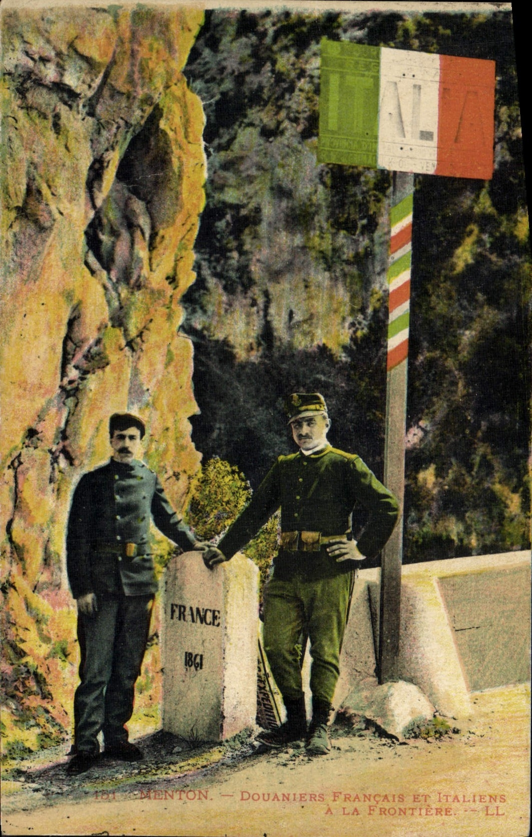 CPA Douanes Menton Douaniers francais et italiens a la frontiere
