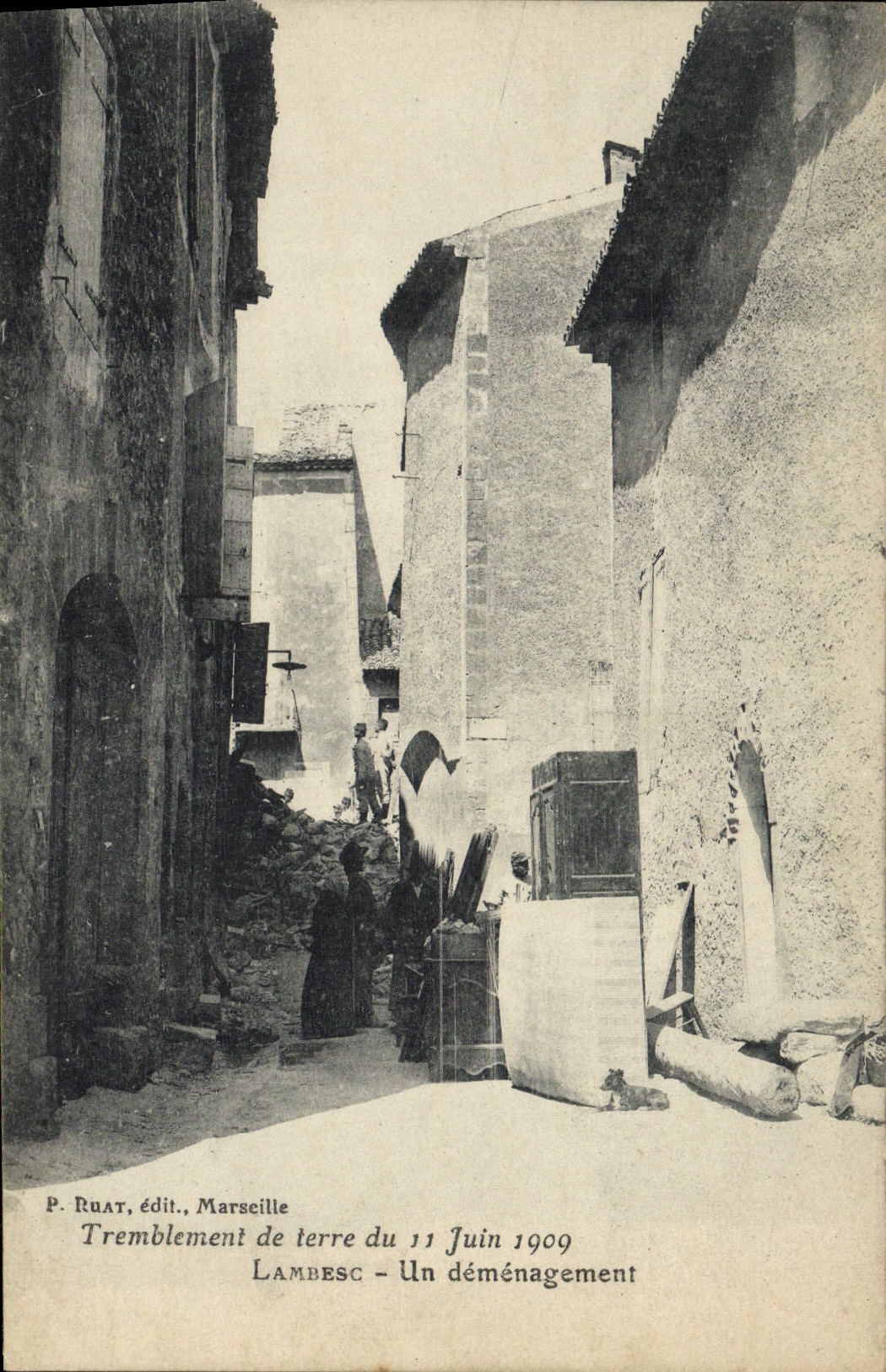 CPA Tremblement de terre du 11 juin 1909 Lambesc Un demenagement