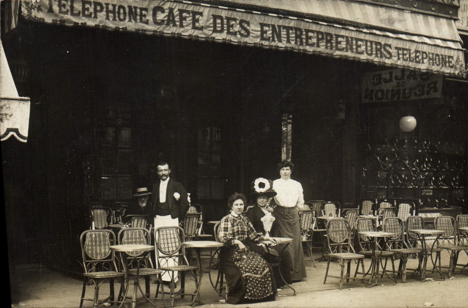 CARTE PHOTO Cafe des Entrepreneurs