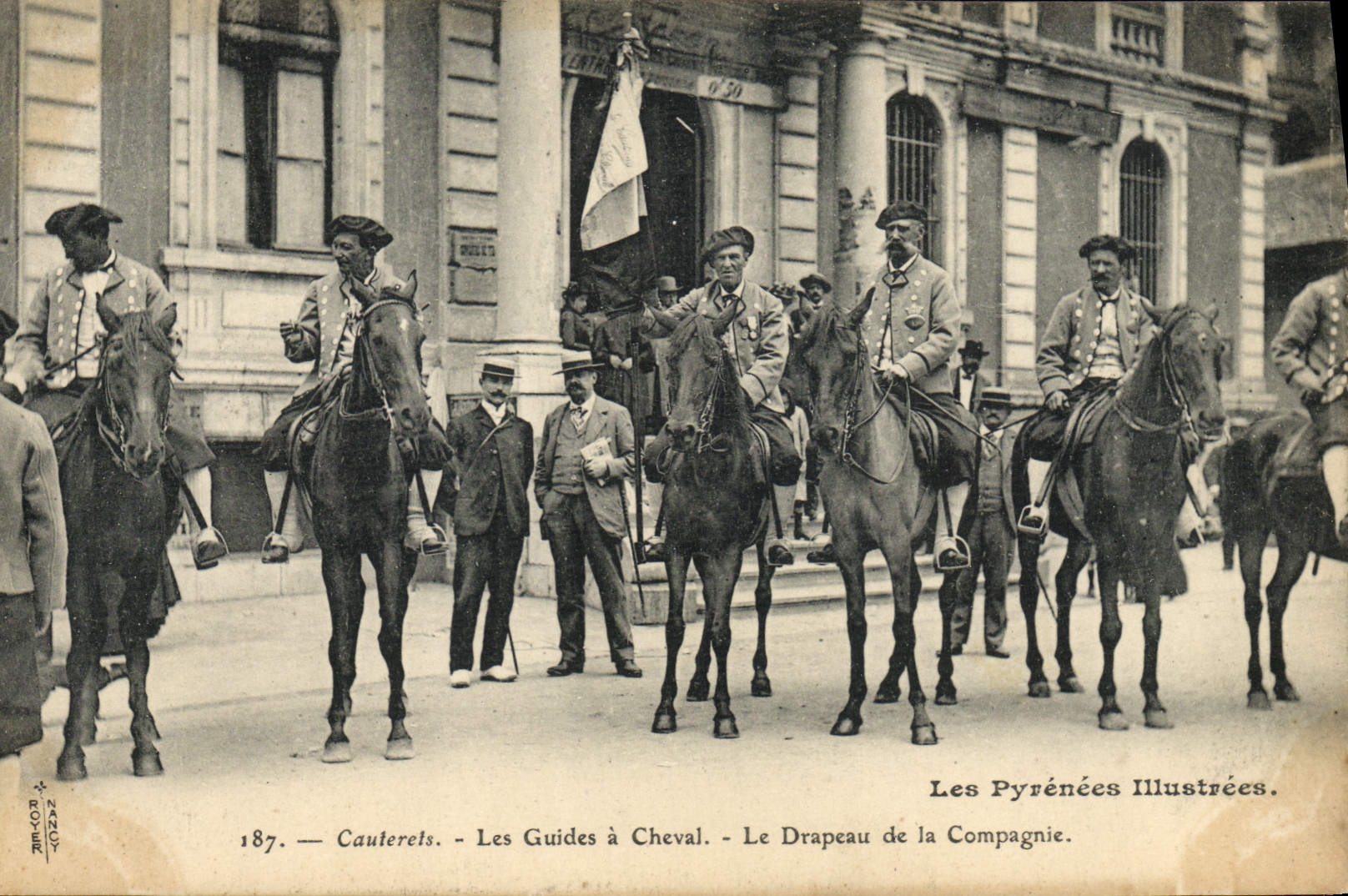 VINTAGE POSTCARD Cauterets the guides has horse the flag of the Company Alpinism TOP