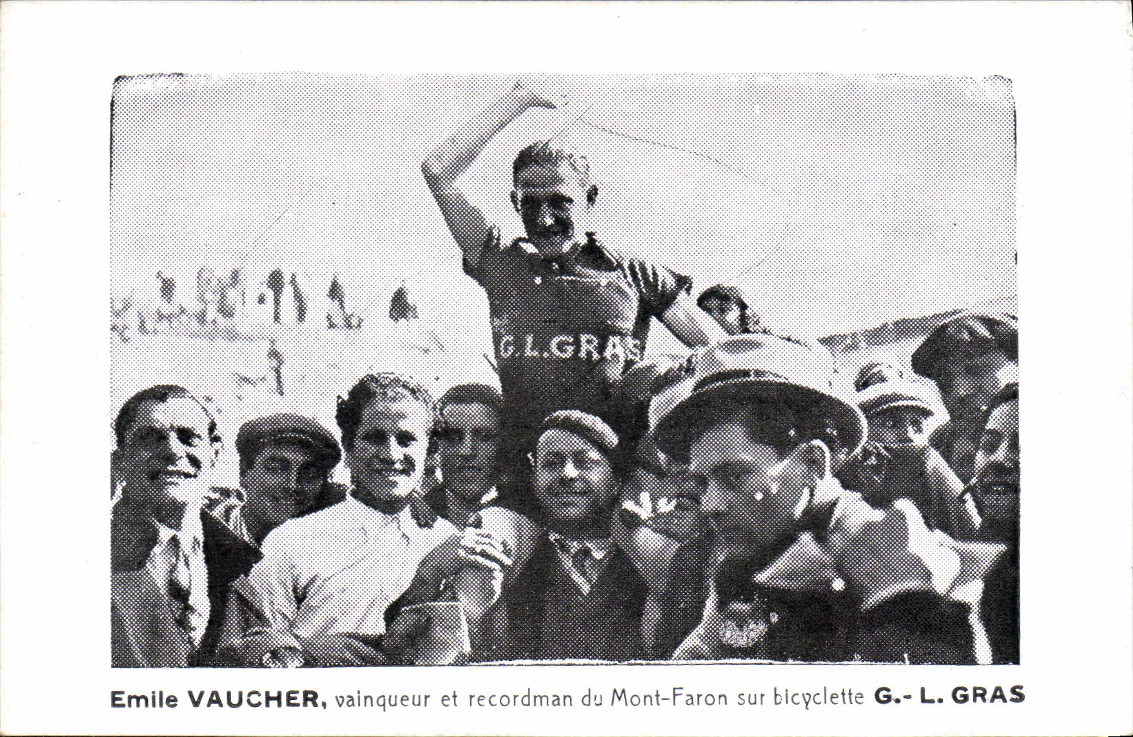 CPA Velo Cycle Cyclisme Emile Vaucher vainqueur et recordman du Mont Faron sur bicyclette G L Gras