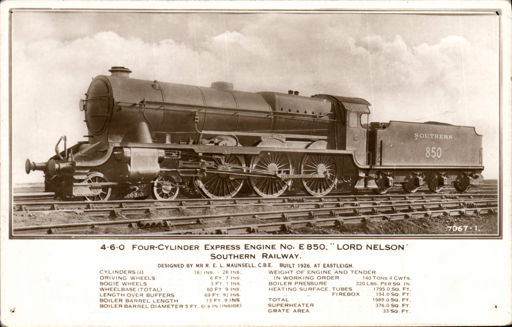 VINTAGE POSTCARD Train Engine Furnace cylinder express train Engine E850 Lord Nelson Southern Railway