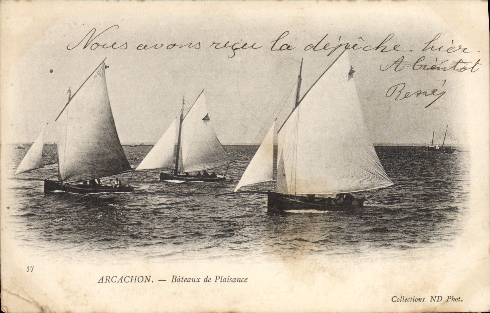 VINTAGE POSTCARD Sailing Boat Arcachon Pleasure boats