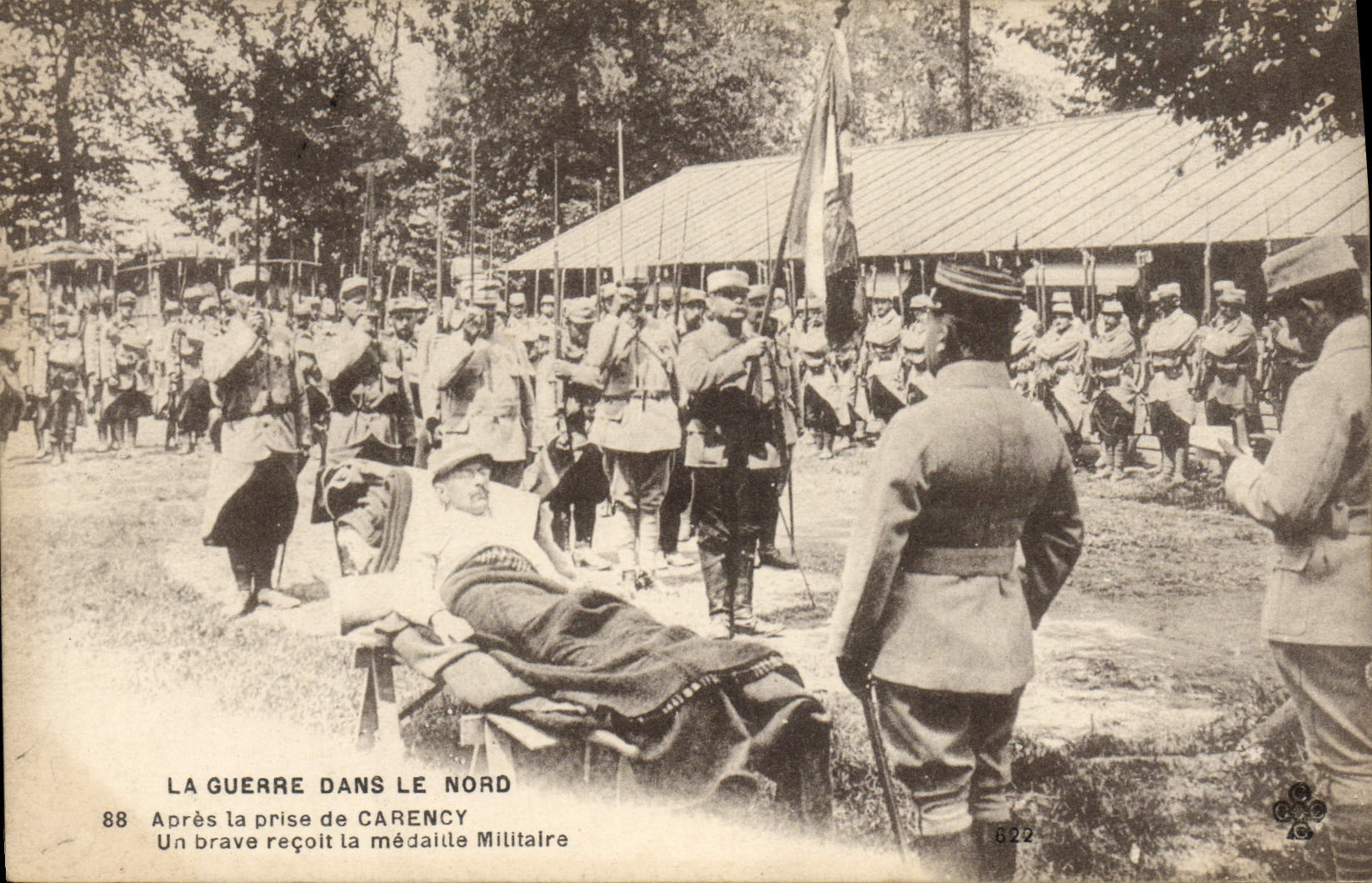VINTAGE POSTCARD Militaria the war in North After the catch of Carency a brave man receives the military medal