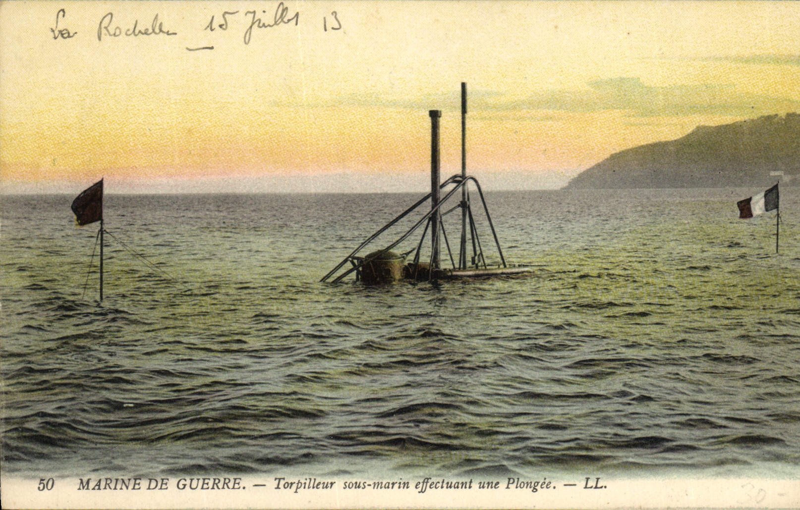 VINTAGE POSTCARD Boat Underwater Submarine Destroyer submarine carrying out a diving