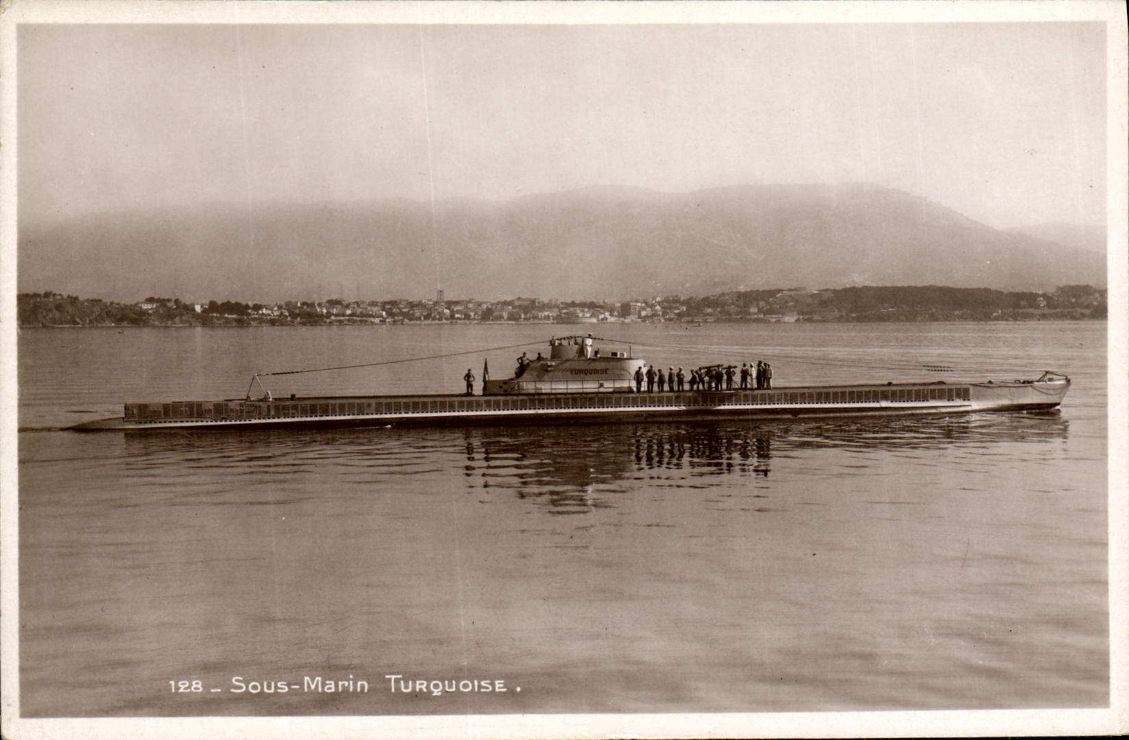 VINTAGE POSTCARD Boat Turquoise Underwater Submarine