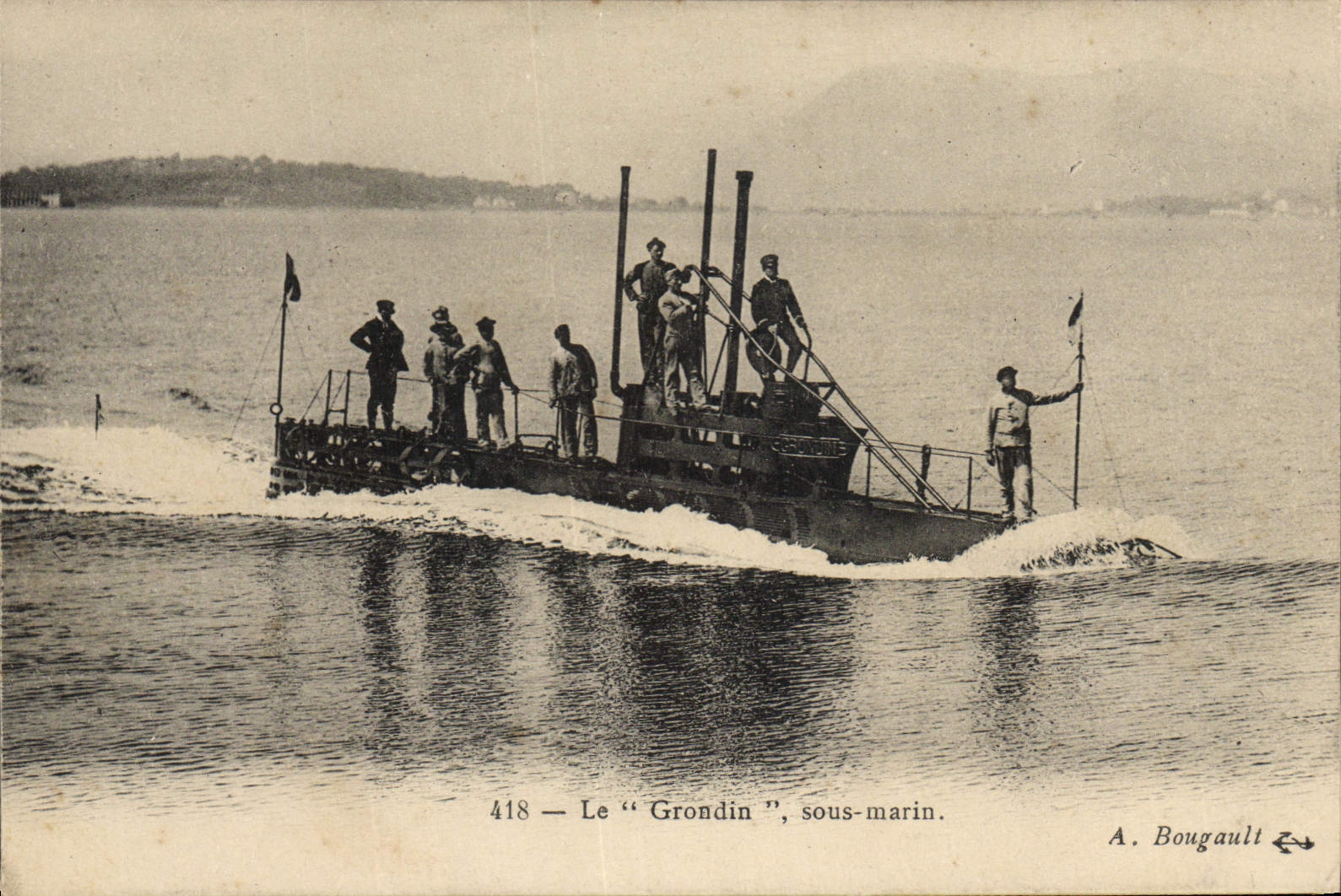 VINTAGE POSTCARD Boat Underwater Submarine Gurnard