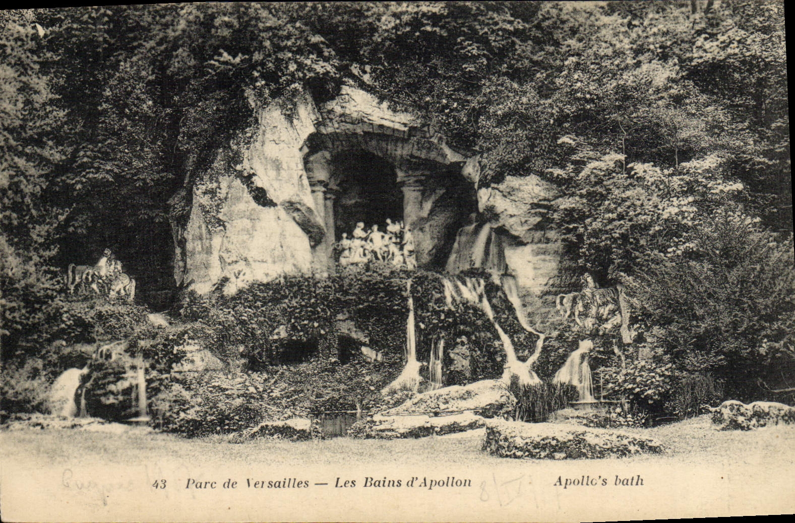 CPA Versailles Les Bains d'Apollon