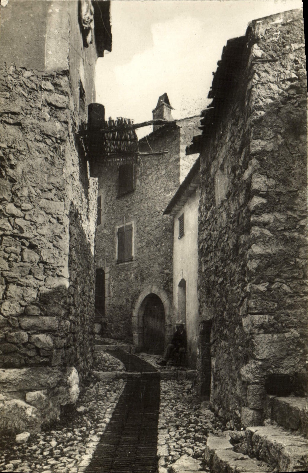 CPA Eze Une rue 