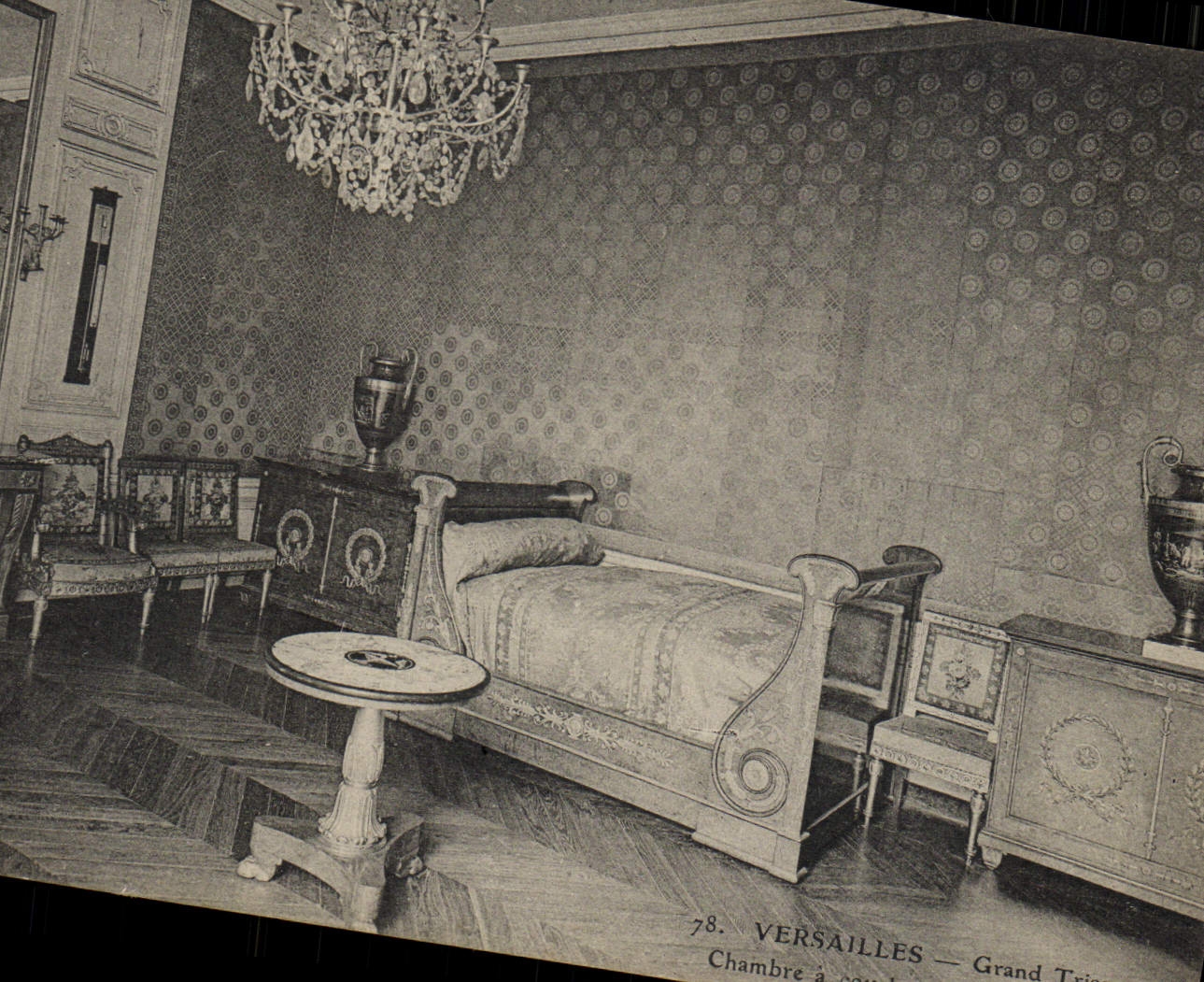 CPA Versailles Grand Trianon Chambre a coucher de Napoleon 1er