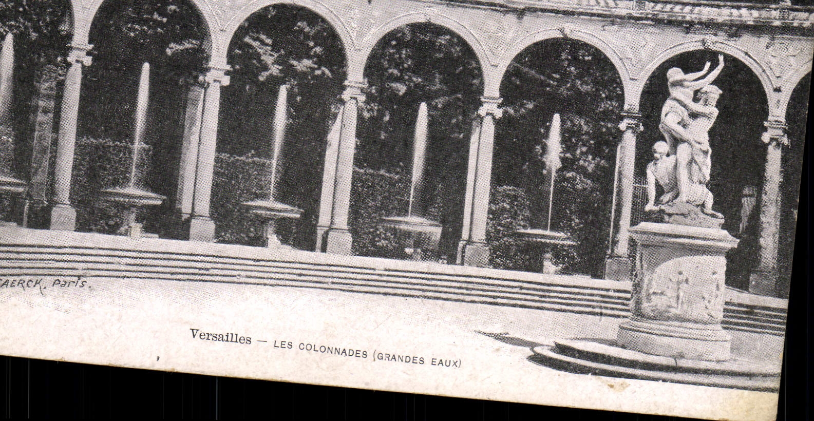 Agua grande de las columnatas de Versalles de la POSTAL de la VENDIMIA
