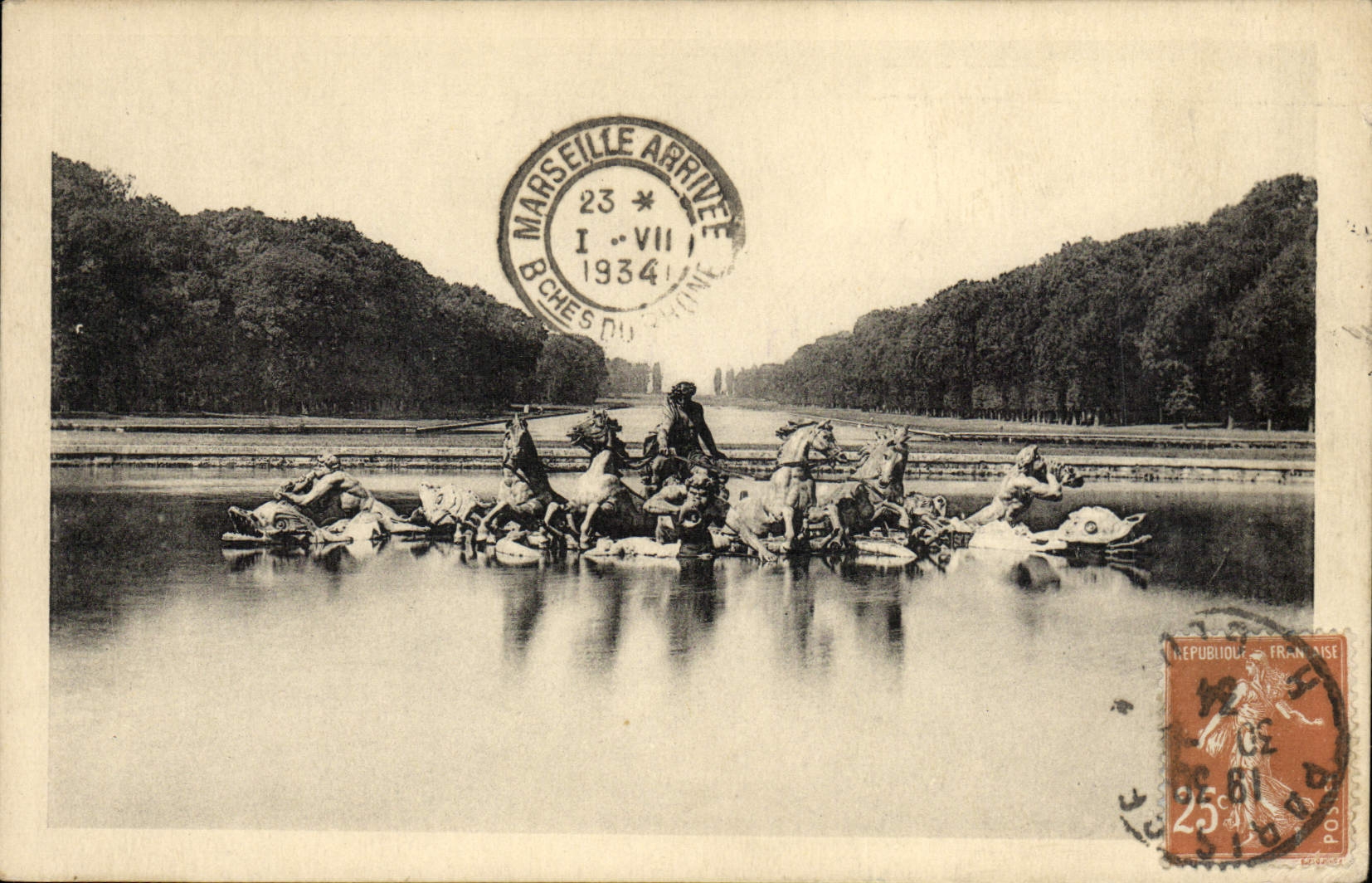 VINTAGE POSTCARD Versailles Park the basin of Apollo