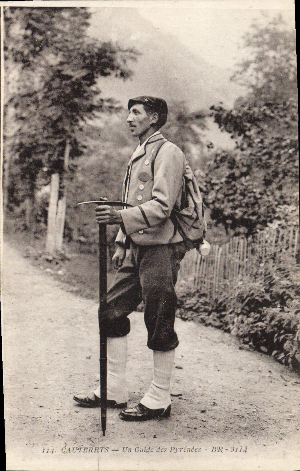 CPA Alpinisme Cauterets Un guide des Pyrenees Folklore