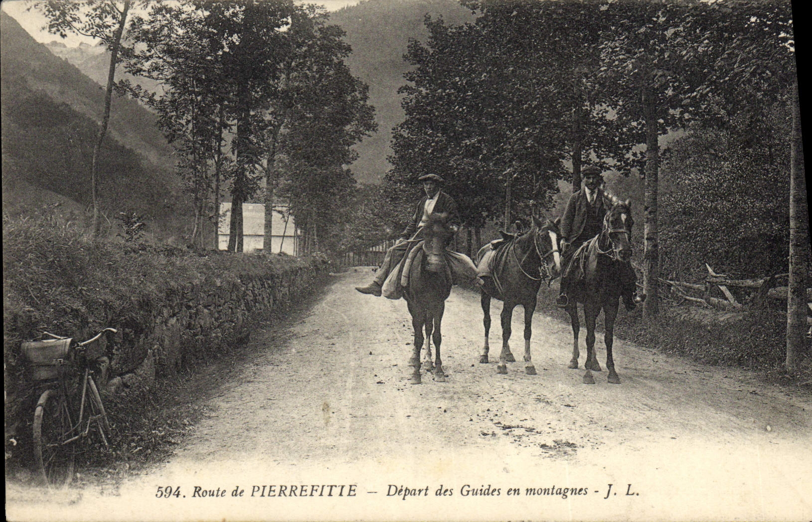 CPA Alpinisme Route de Pierrefitte Depart des guides en montagnes Cheval