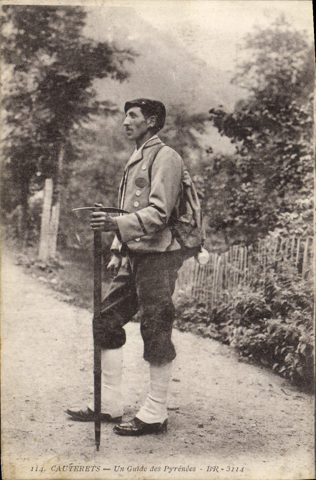 CPA Alpinisme Cauterets Un guide des Pyrenees Folklore