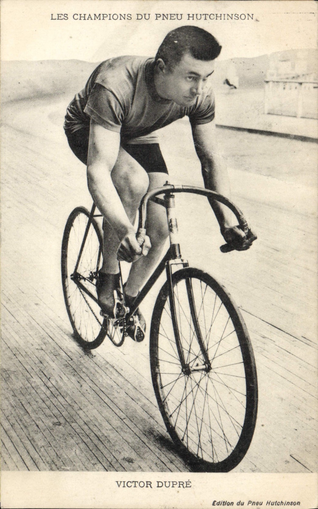 CPA Velo Cycle Cyclisme Pneu Hutchinson Victor Dupre