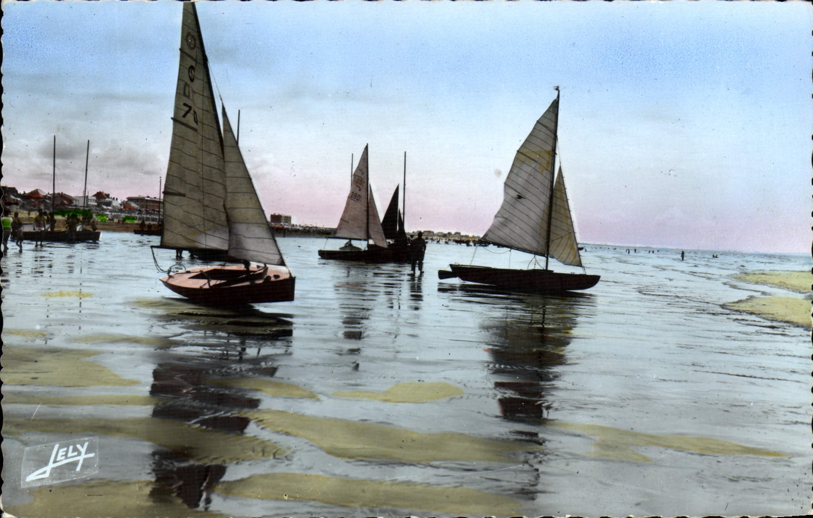 MODERN CARD Sailing Boat St Jean de Monts Pretty yachts