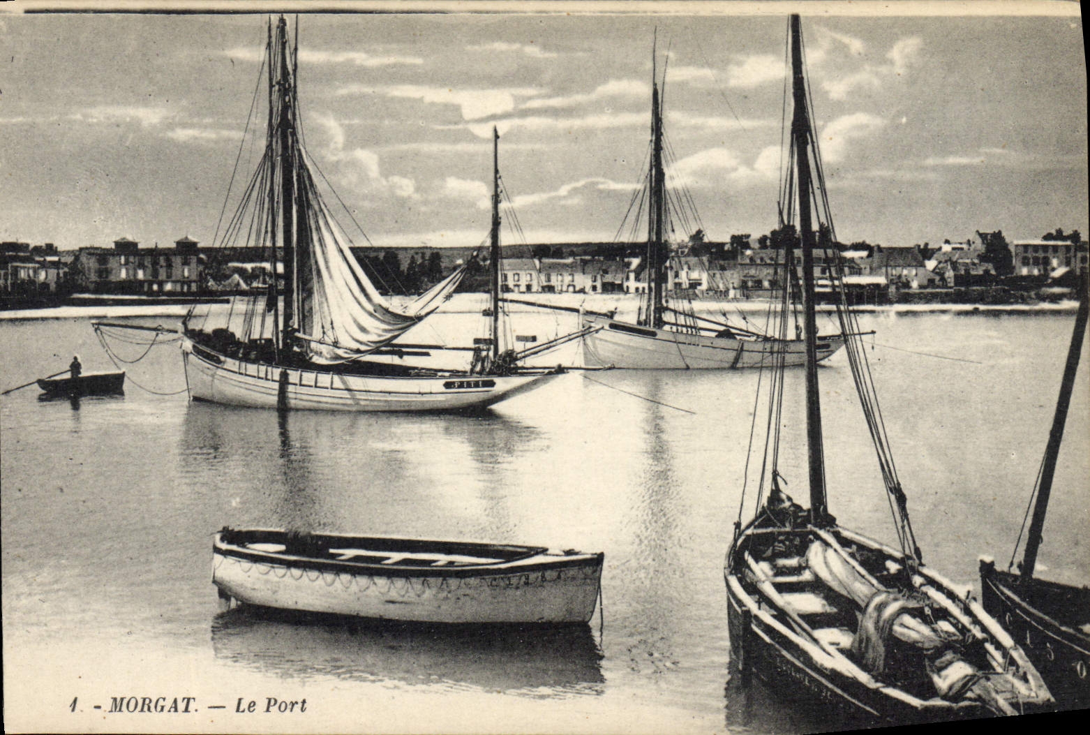 CPA Bateau Voilier Morgat Le port 