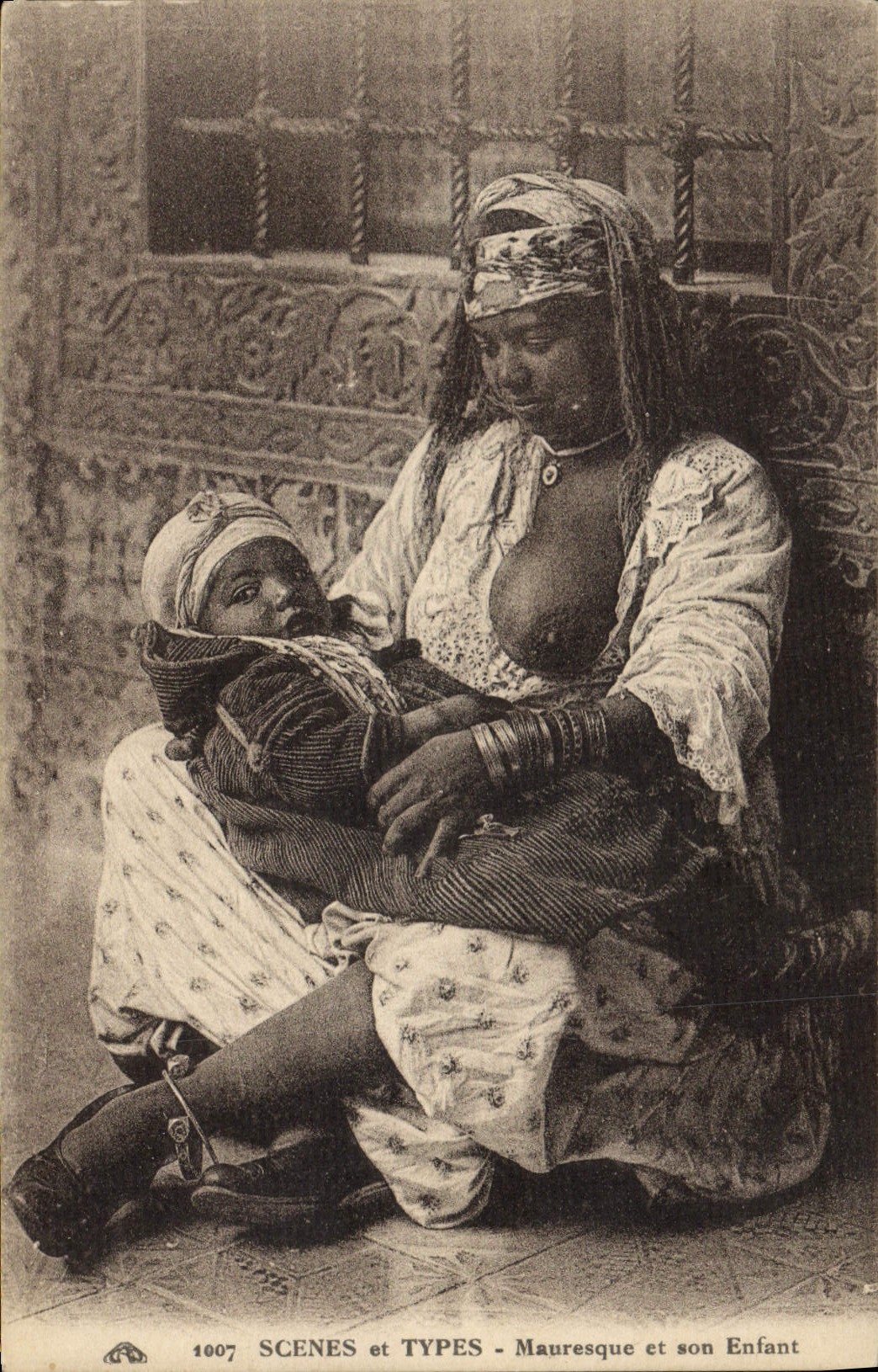 VINTAGE POSTCARD Moorish Eastern Beauty and his/her child