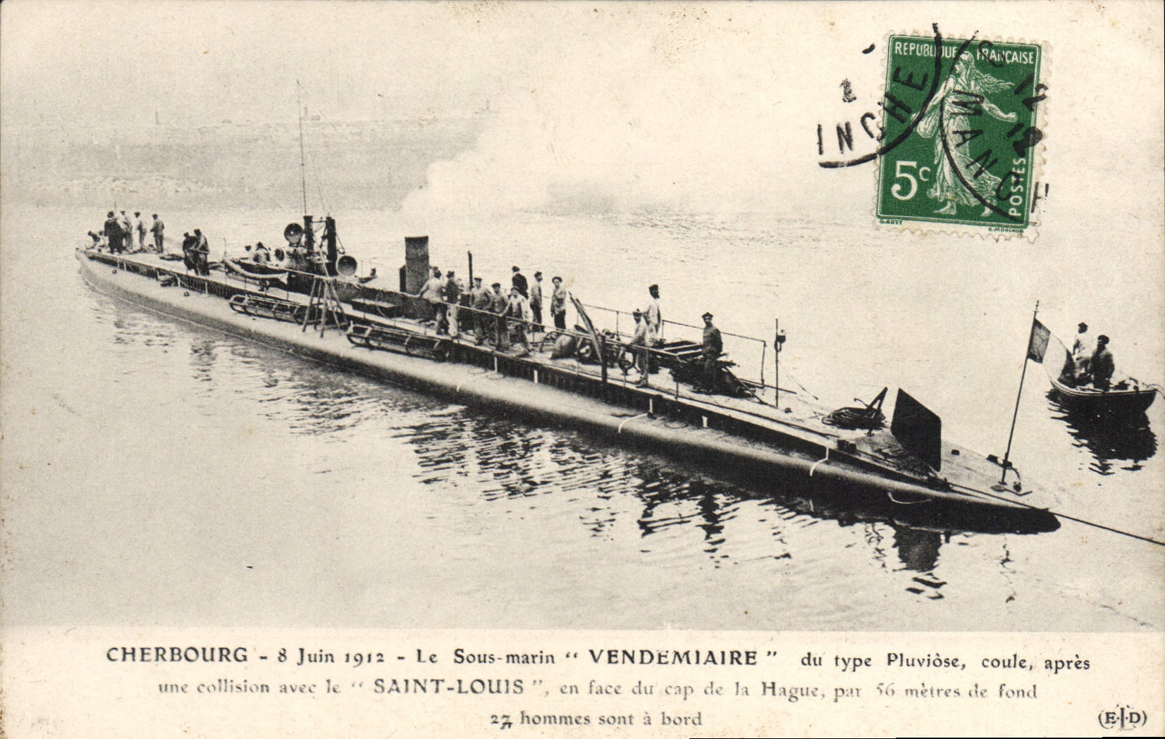CPA Bateau de guerre Cherbourg Sous-marin Vendemiaire du type Pluviose Collision avec le Saint Louis en face Le Hague