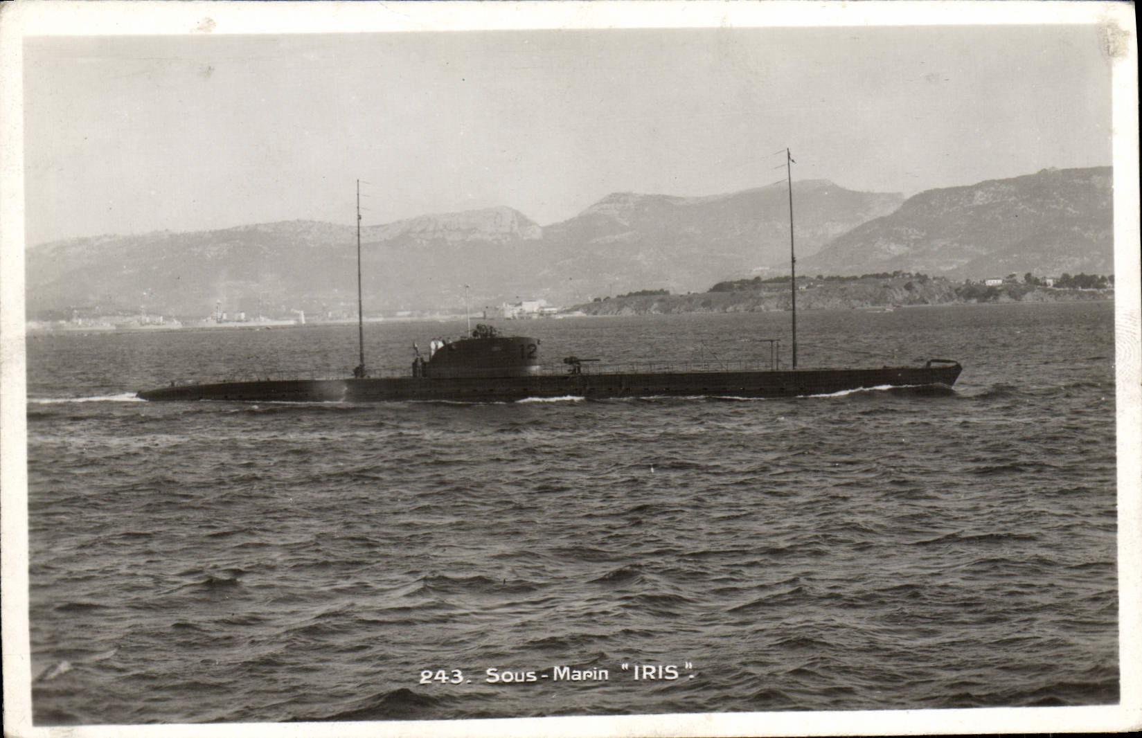 CPA Bateau de guerre Sous-marin Iris