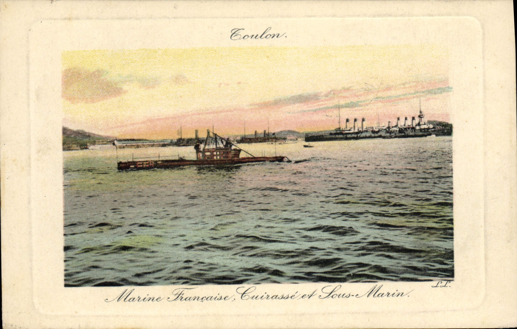 CPA Bateau de guerre Toulon Cuirasse et Sous-marin