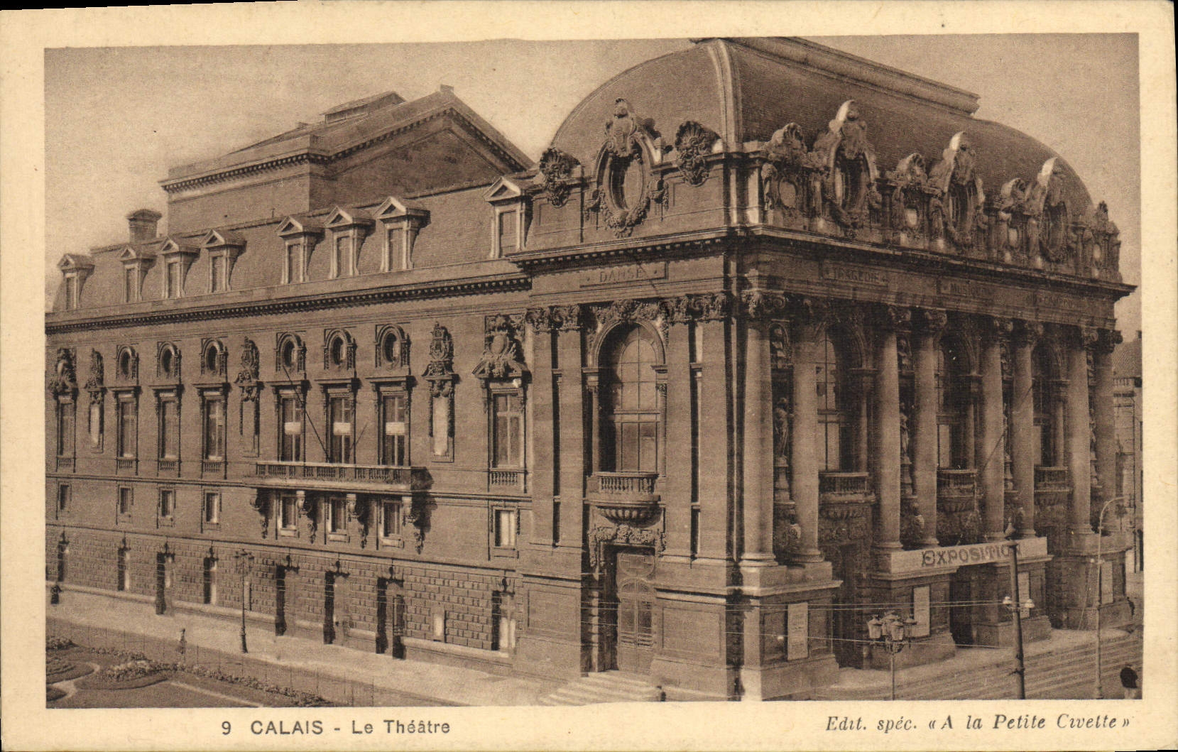 CPA Le Theatre Calais 