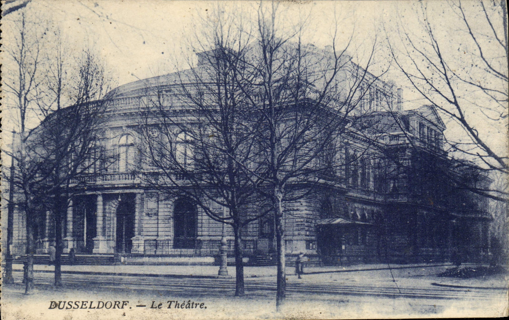 CPA Le Theatre Dusseldorf 