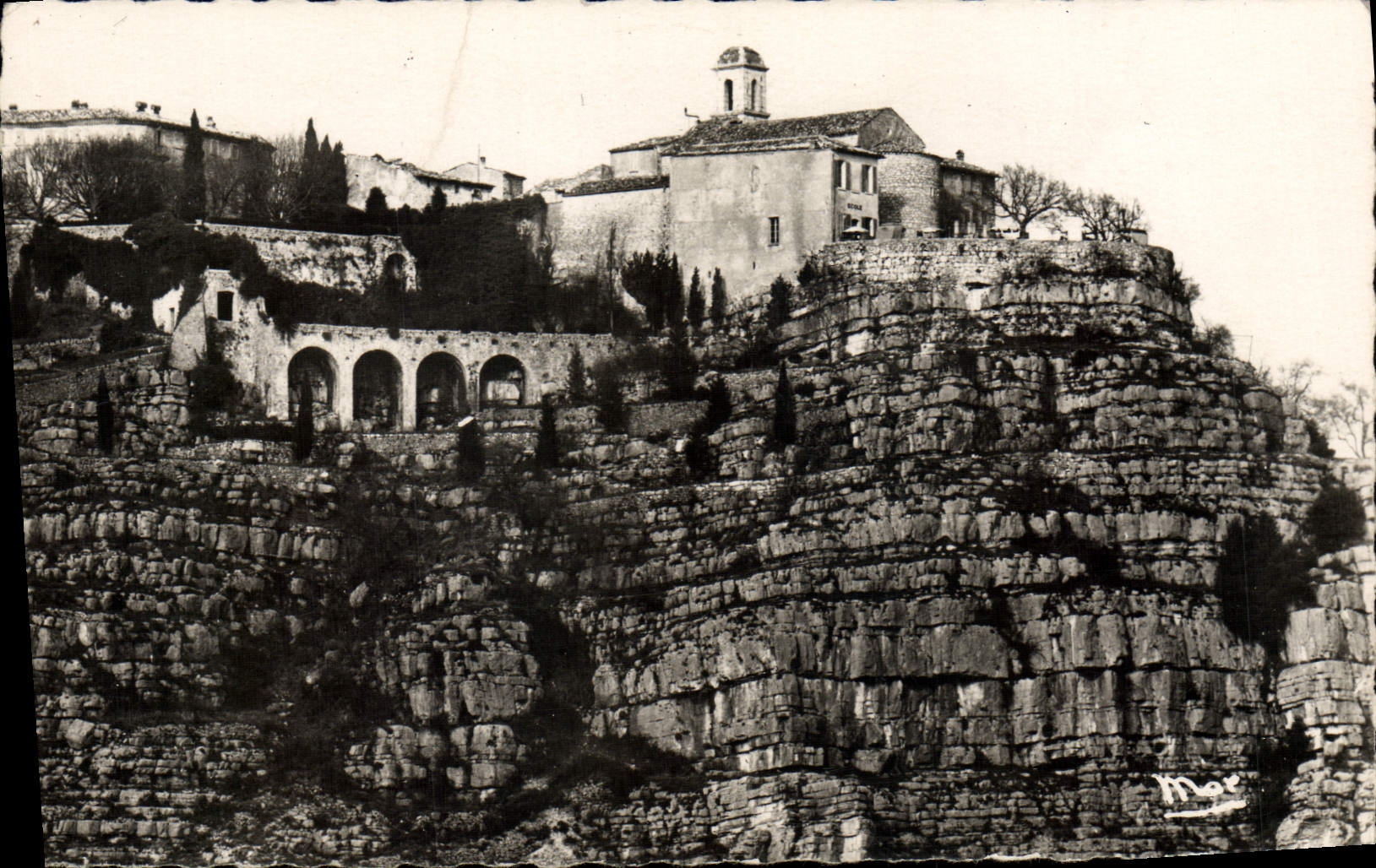CPM Gourdon Le Pittoresque Village Perche au sommet de la montagne