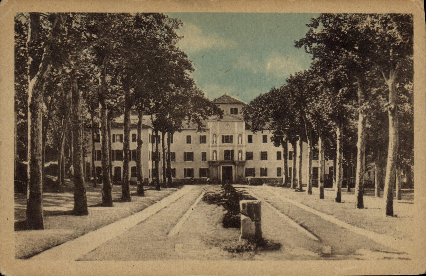 VINTAGE POSTCARD Greoux Les Bains Large hotel of the Baths