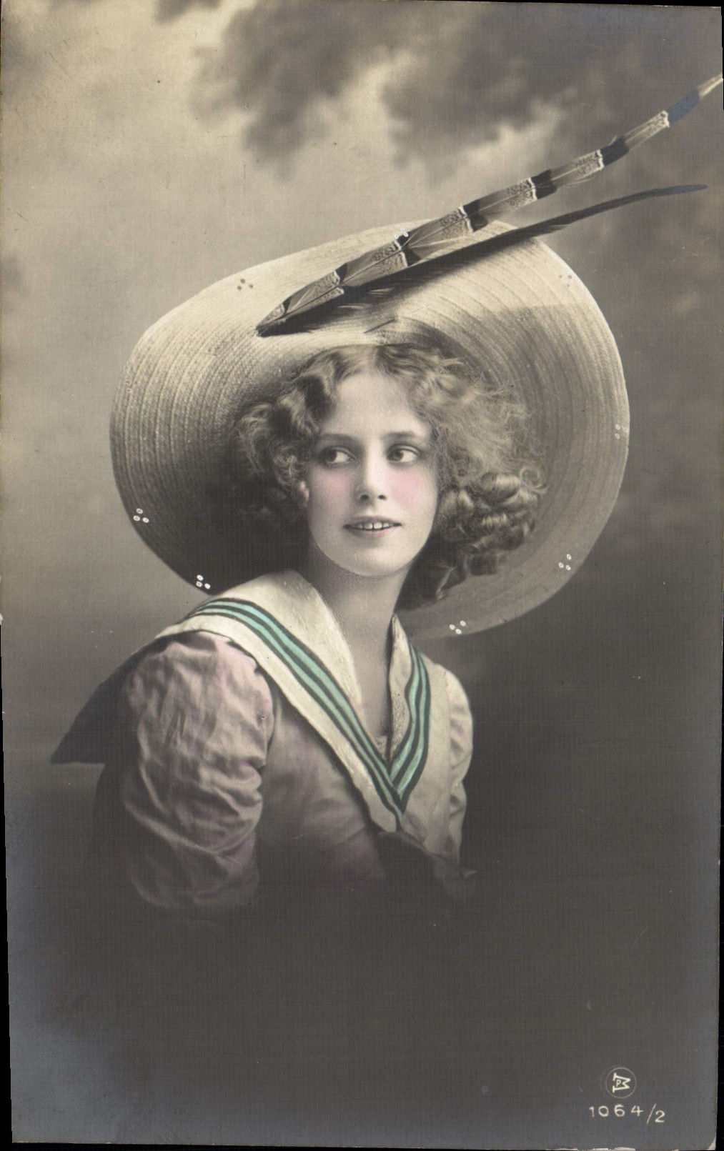 CPA Mode Femme Chapeau