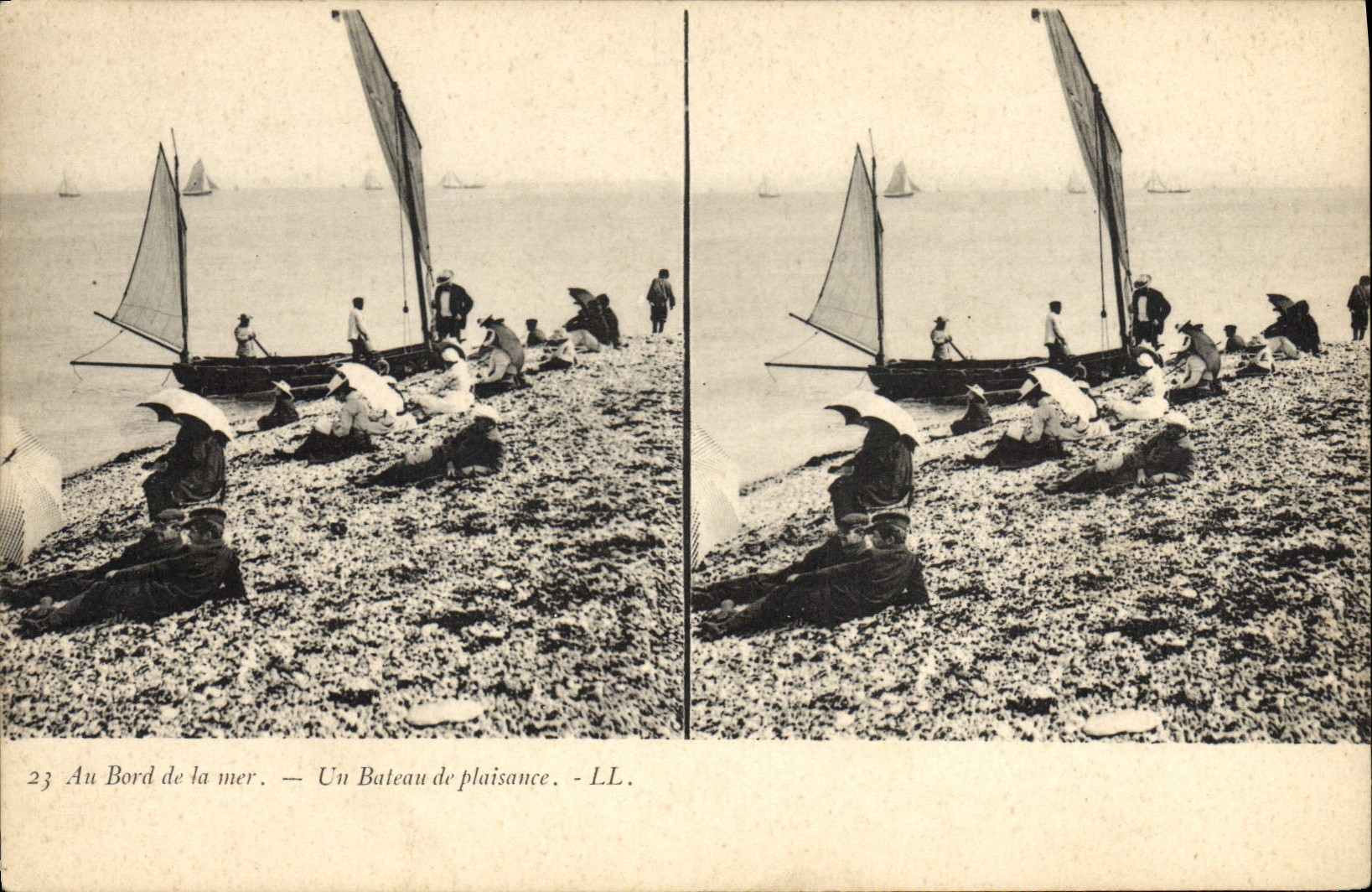 CPA Bateau Voilier Au bord de la mer Un bateau de plaisance 