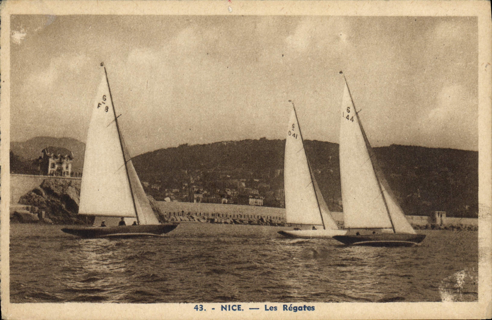 CPA Bateau Voilier Nice Les regates