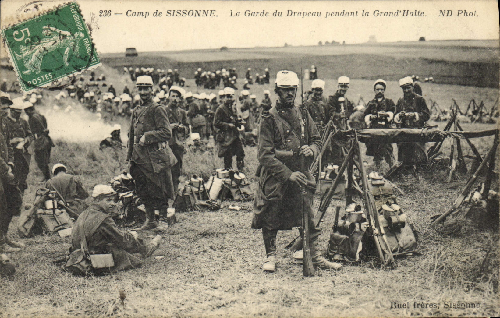 Campo de Militaria de la POSTAL de la VENDIMIA del protector de Sissonne de la bandera durante el gran alto
