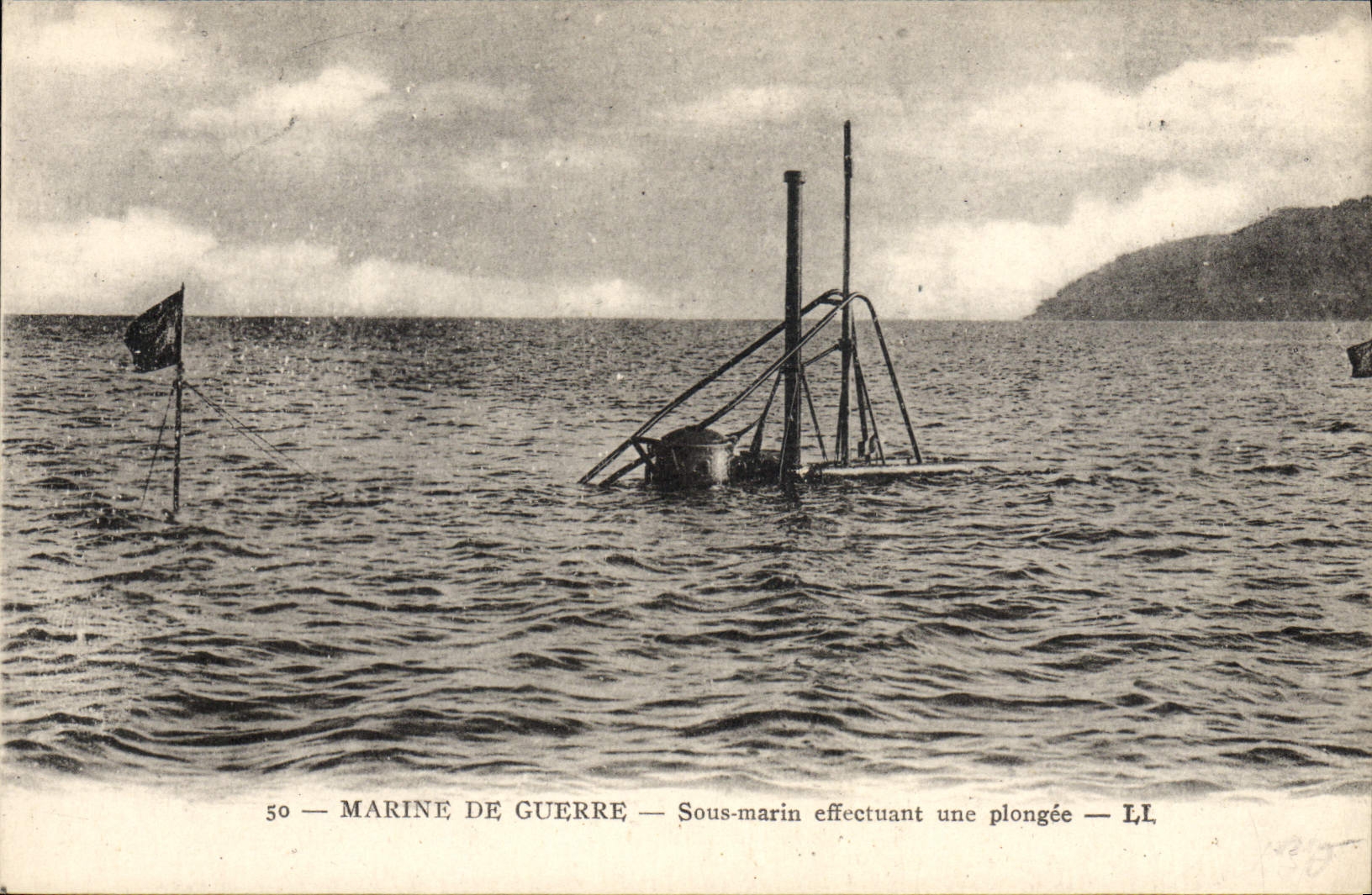 VINTAGE POSTCARD Boat Submarine carrying out a diving