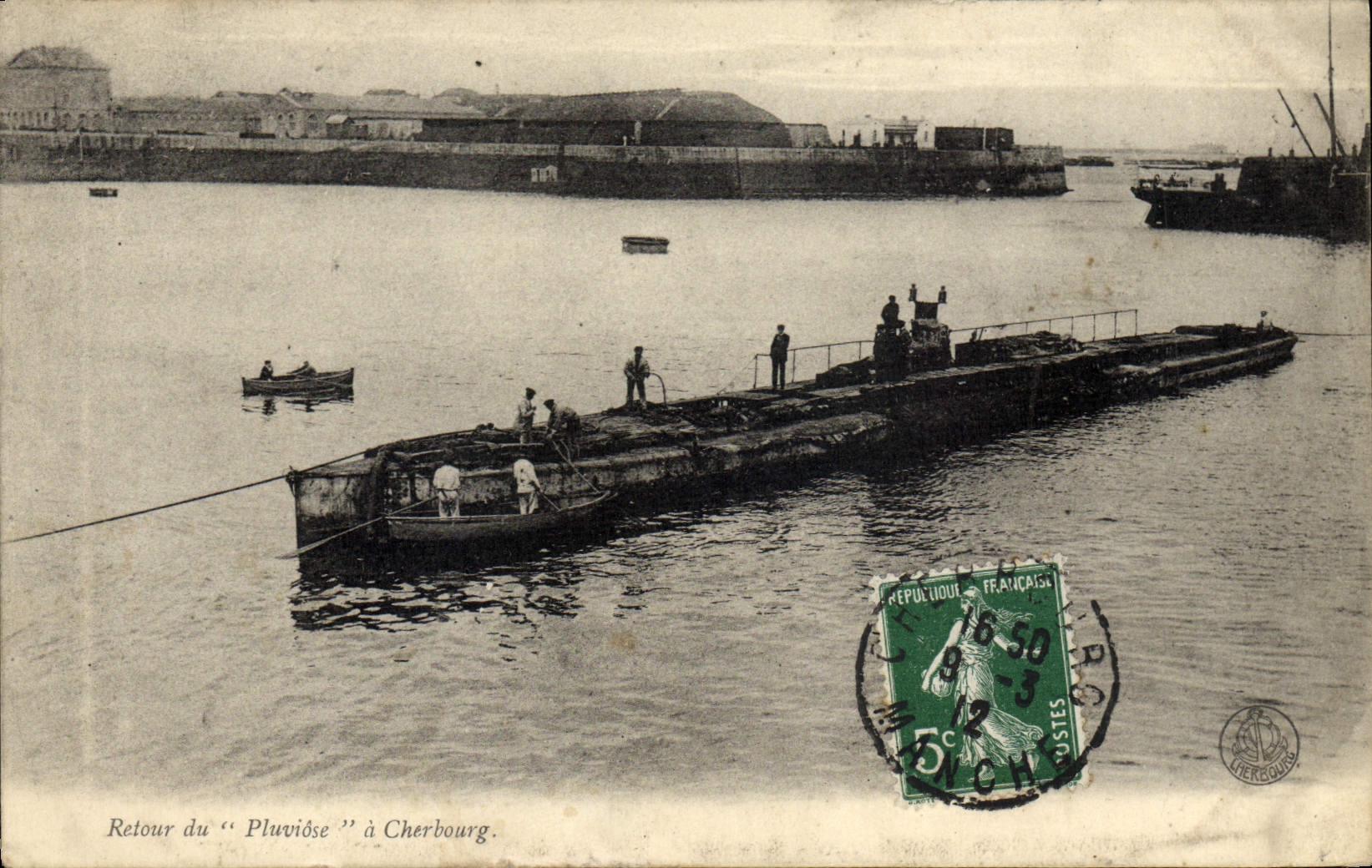 CPA Bateau Retour du Pluviose a Cherbourg