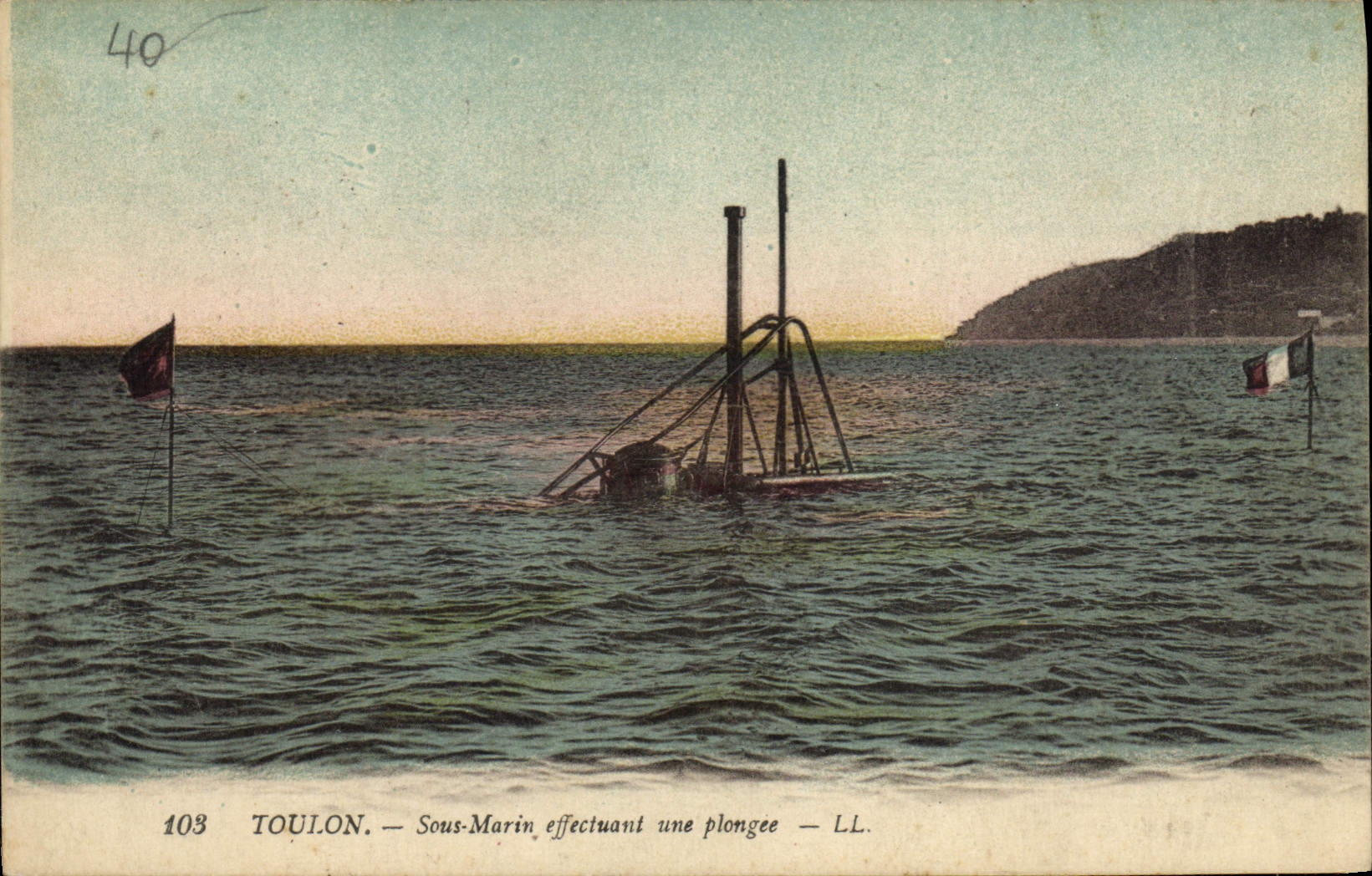 CPA Bateau Toulon Sous marin effectuant une plongee