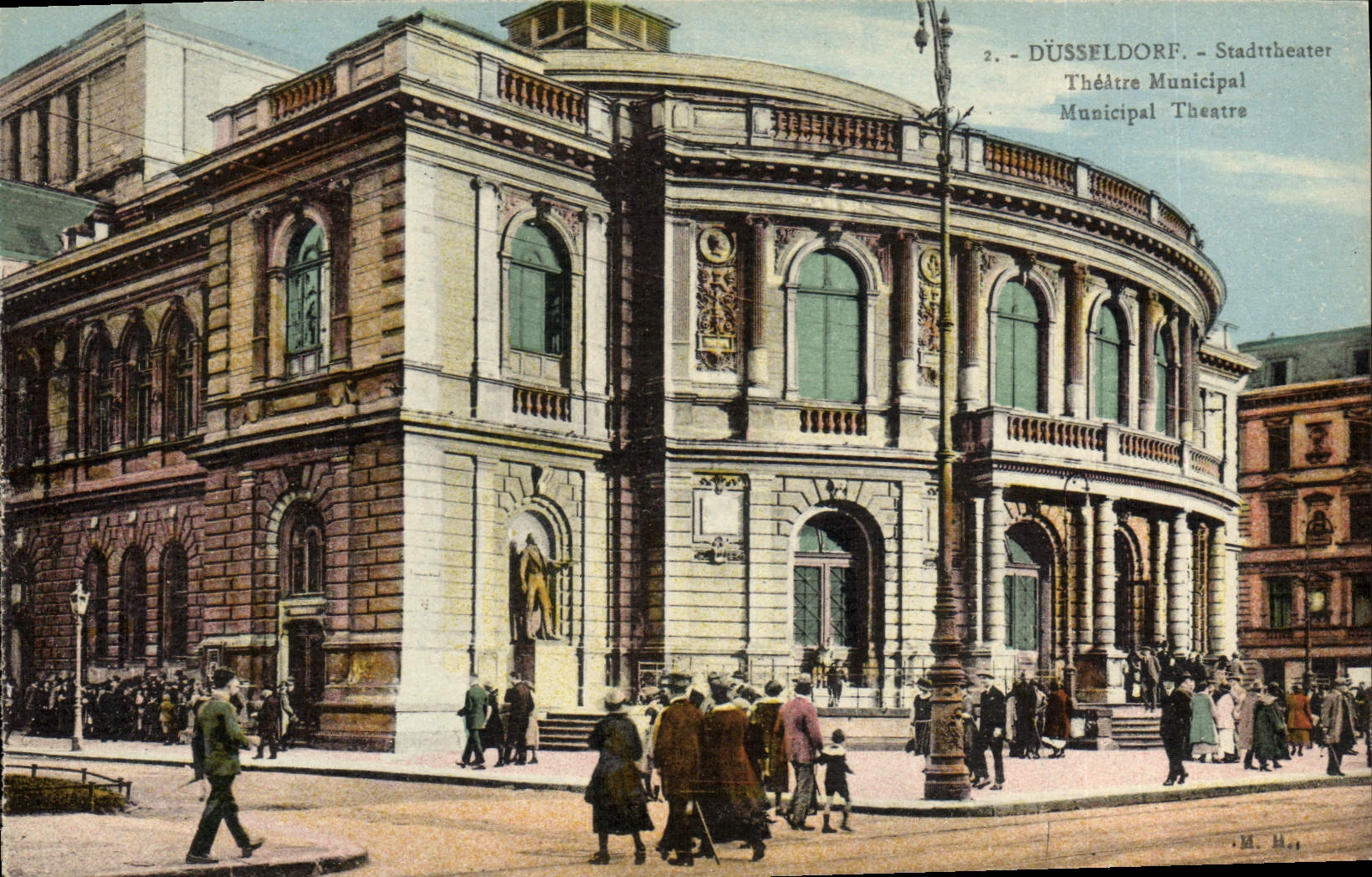 VINTAGE POSTCARD Theater Dusseldorf municipal Theater