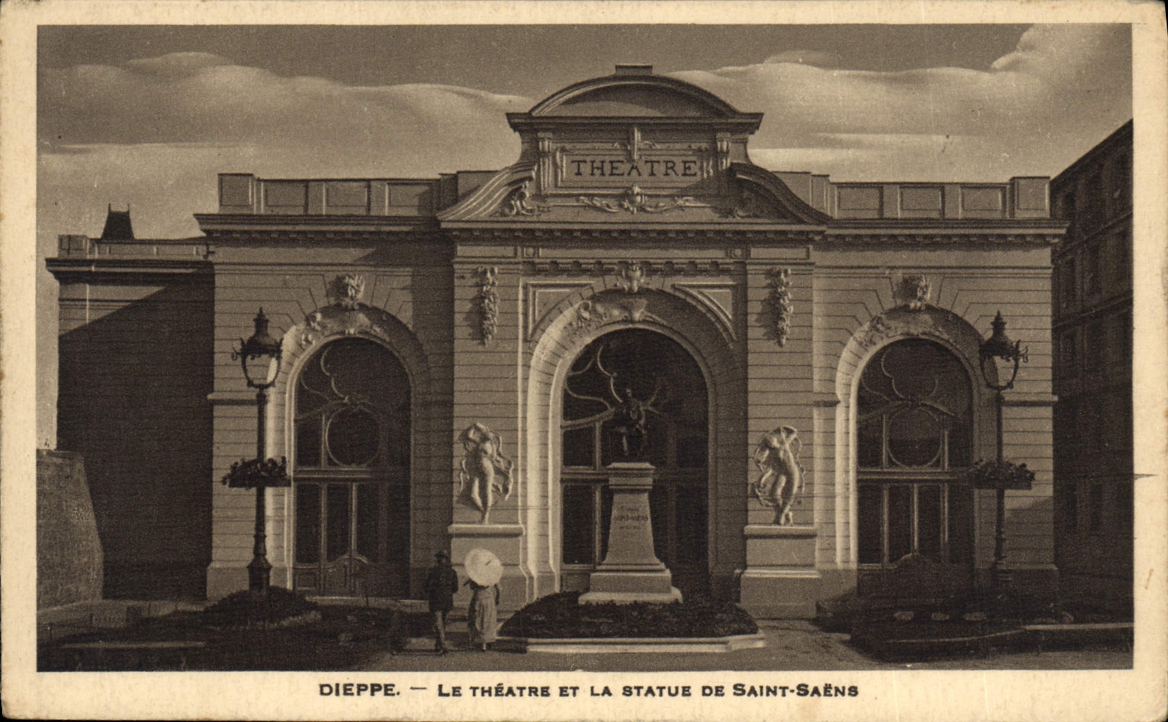 CPA Theatre et la statue de Saint Saens Dieppe 