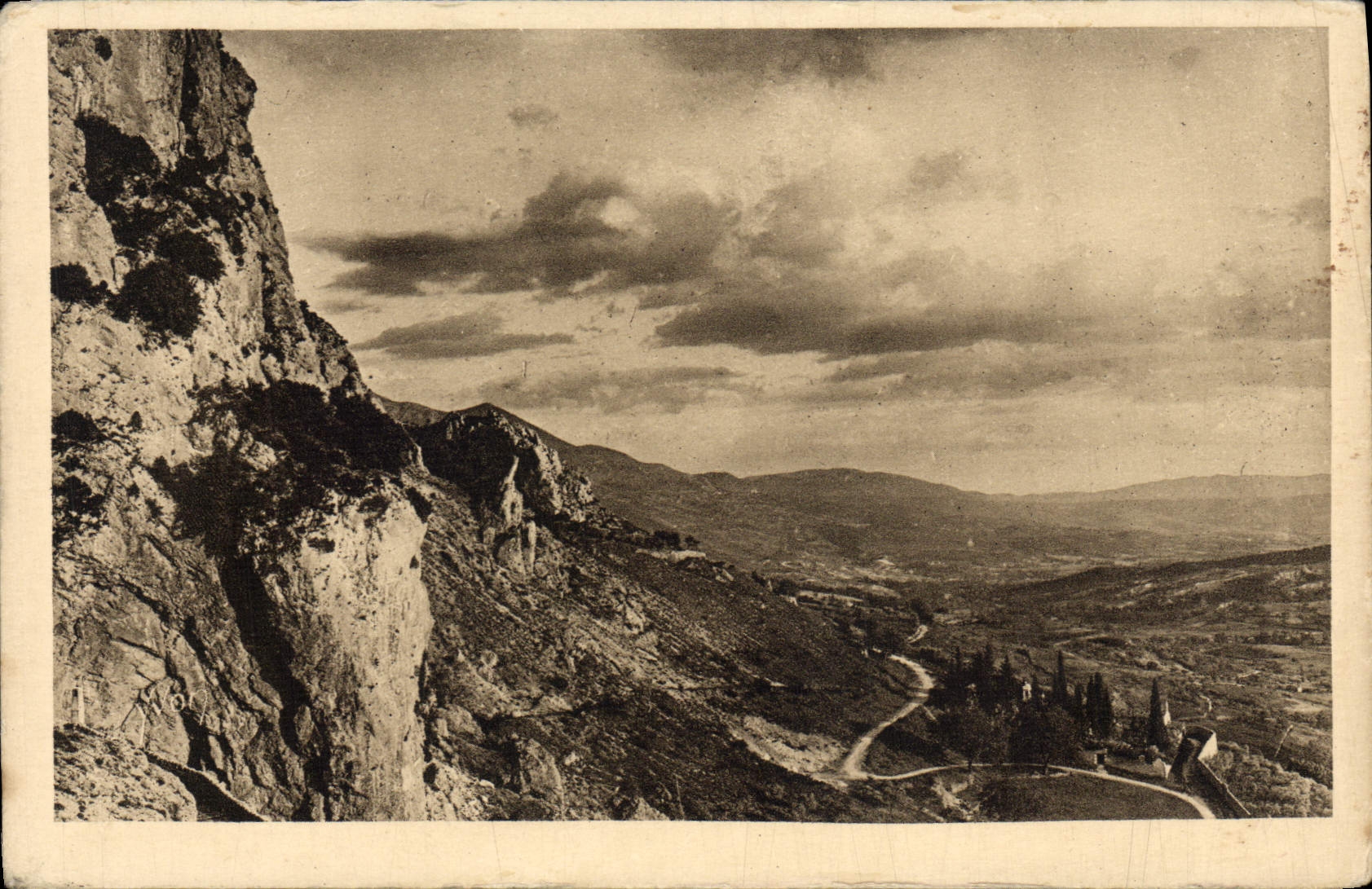 VINTAGE POSTCARD Soft France Mounstiers Sainte Marie the valley