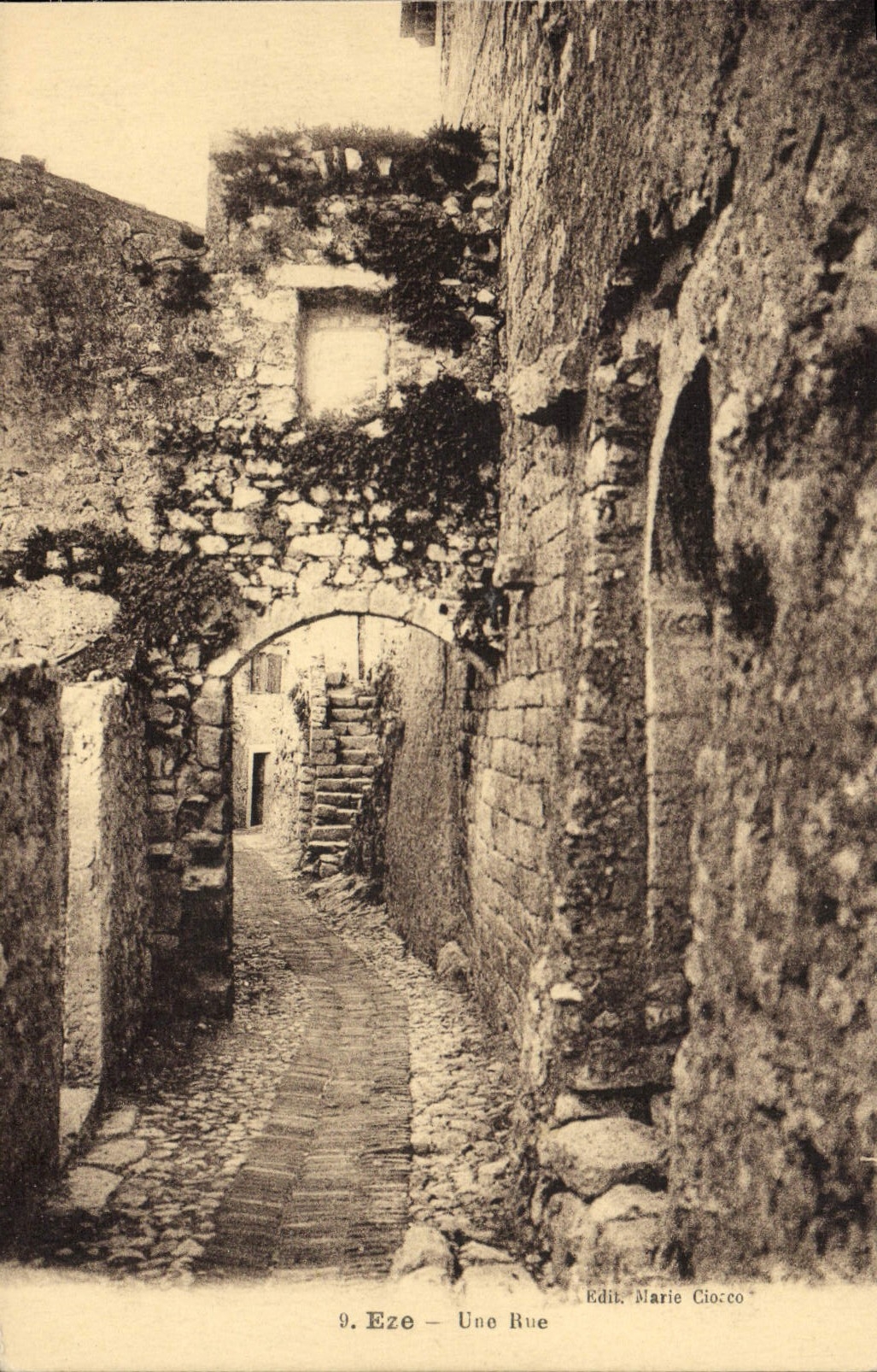 CPA Eze Une rue