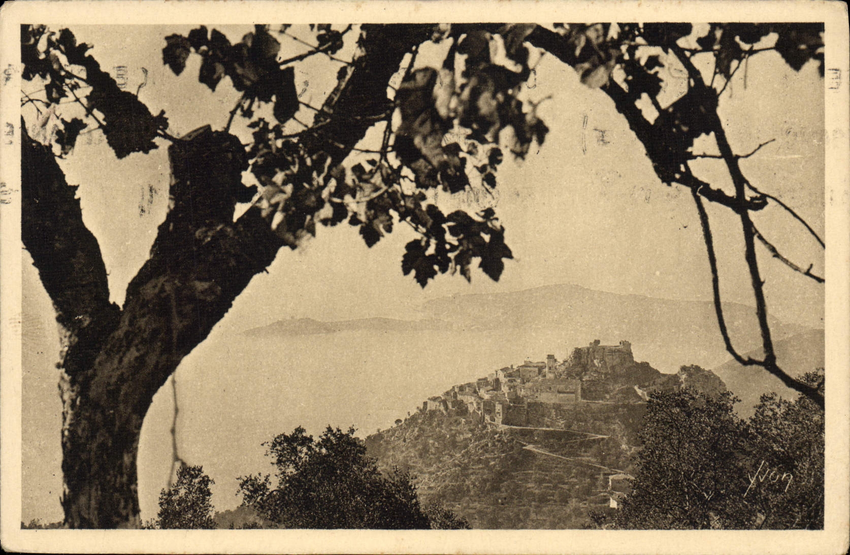 Dimensión de la POSTAL de la VENDIMIA de la opinión panorámica azul de Eze