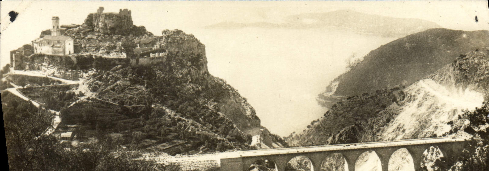 POSTAL MODERNA panorama y el cabo Ferrat de Eze