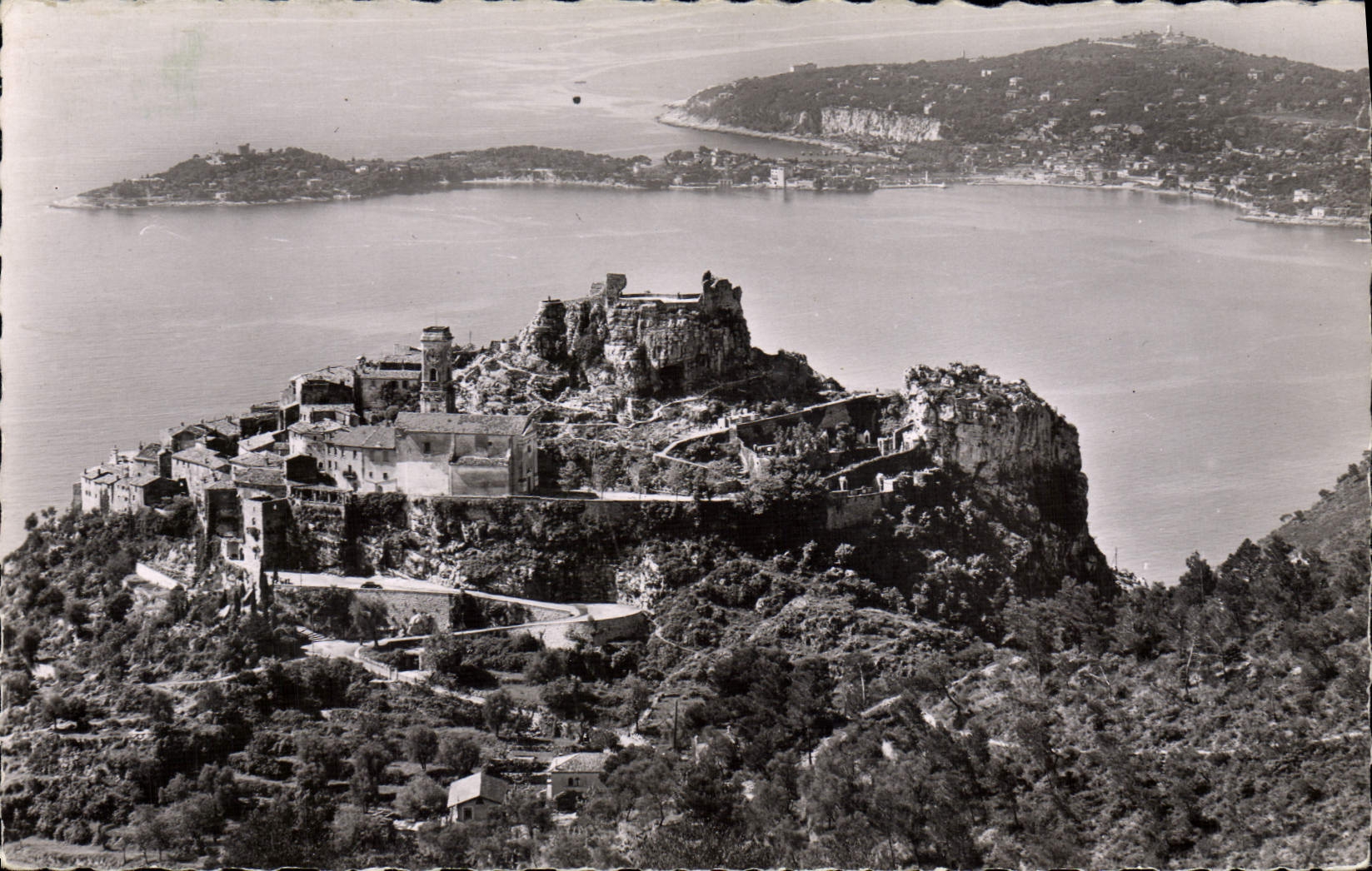 POSTAL MODERNA opinión de la aldea de Eze