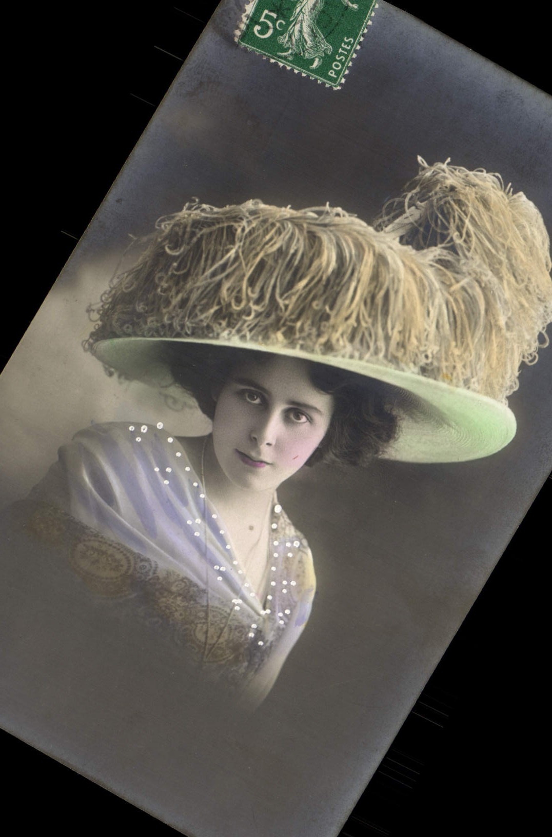 CPA Mode Femme Coiffe Coiffure Chapeau