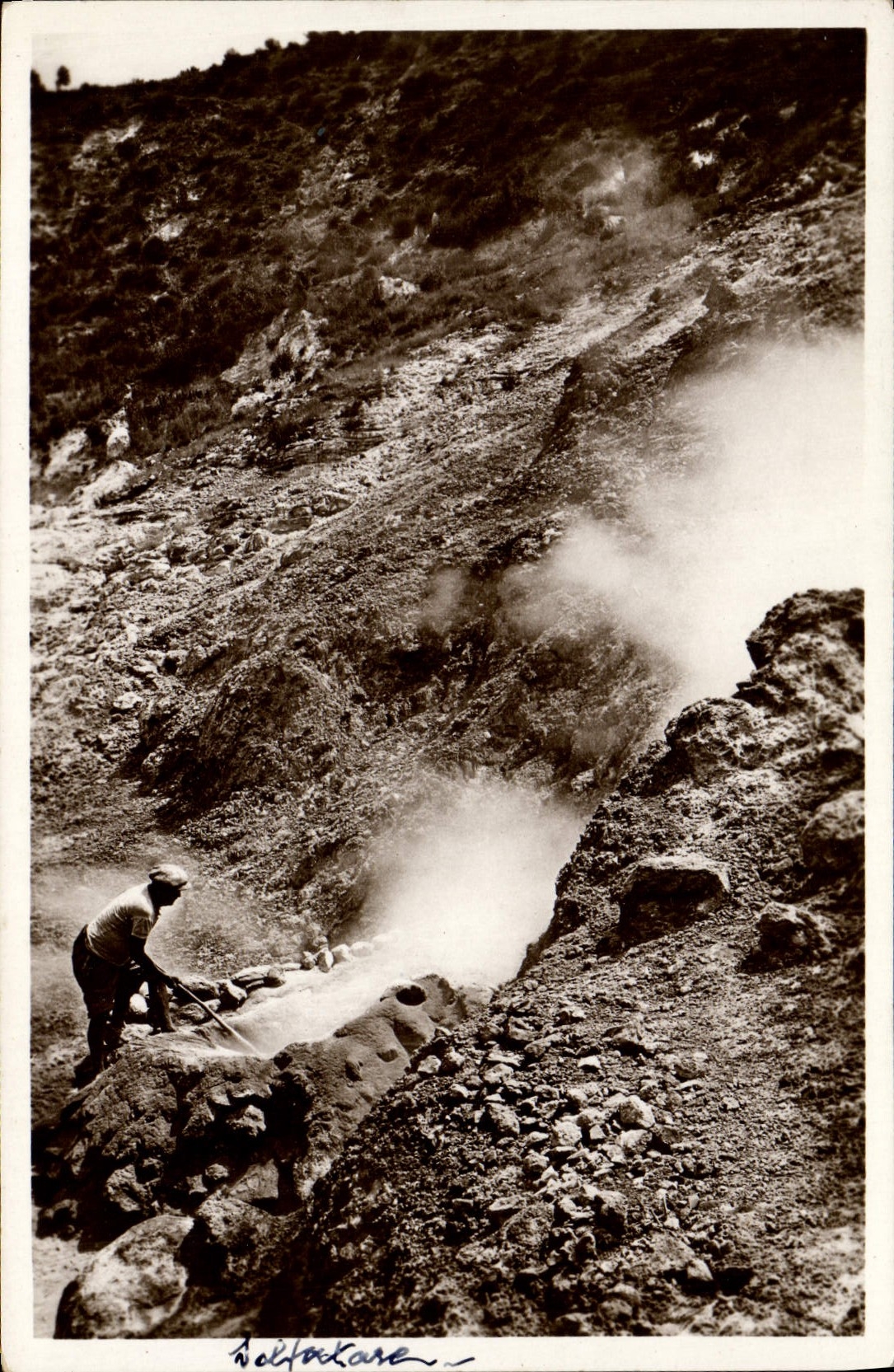 VINTAGE POSTCARD Napoli Volcano